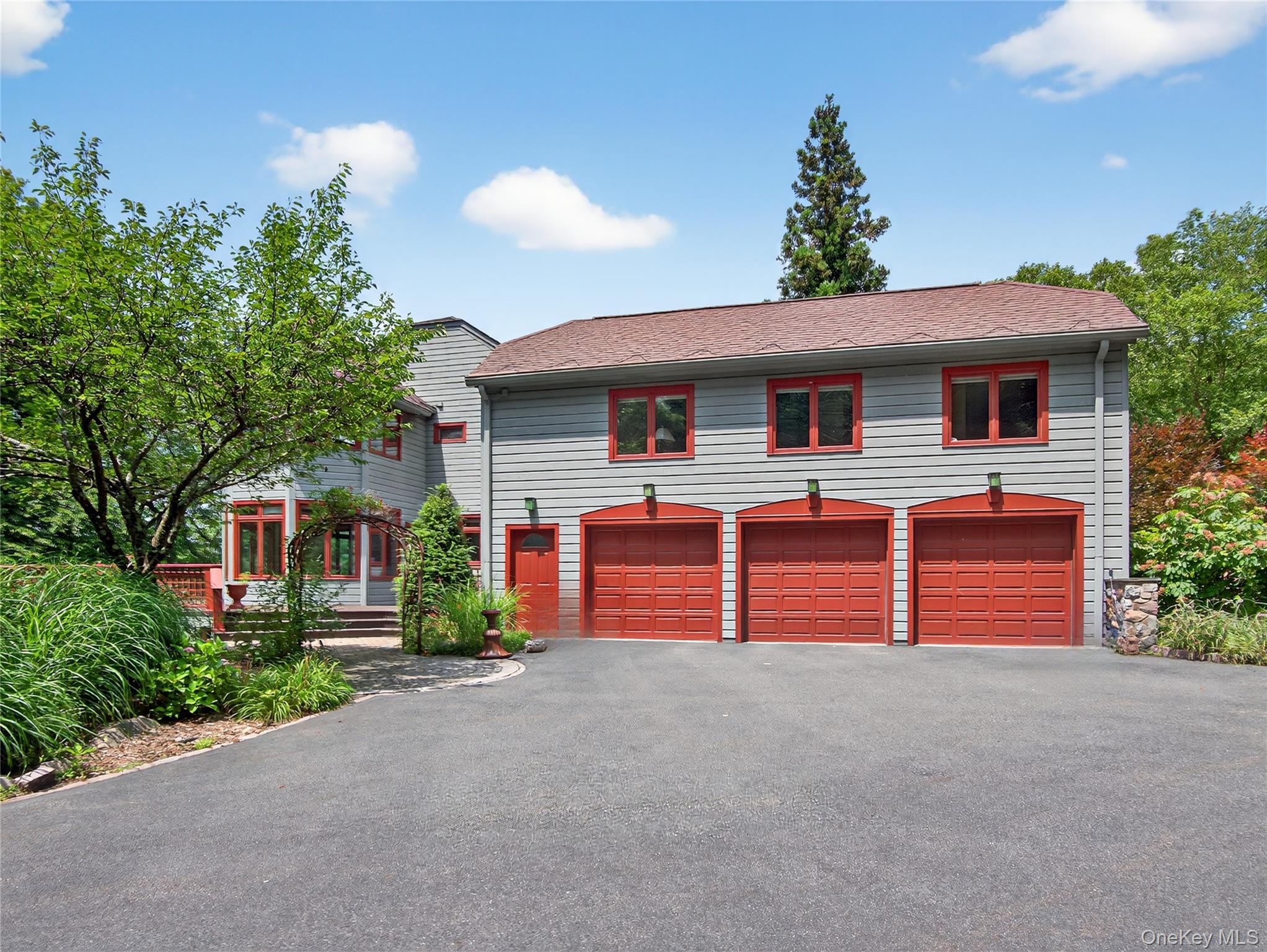 Sloatsburg, New York, 10974, United States, 5 Bedrooms Bedrooms, ,5 BathroomsBathrooms,Residential,For Sale,1982230