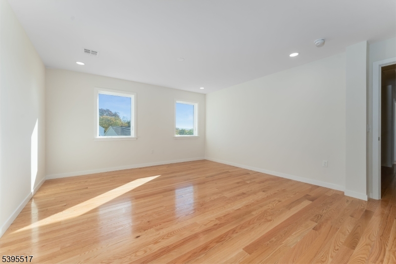 Washington Boro, New Jersey, 07882, United States, 4 Bedrooms Bedrooms, ,3 BathroomsBathrooms,Residential,For Sale,1988222