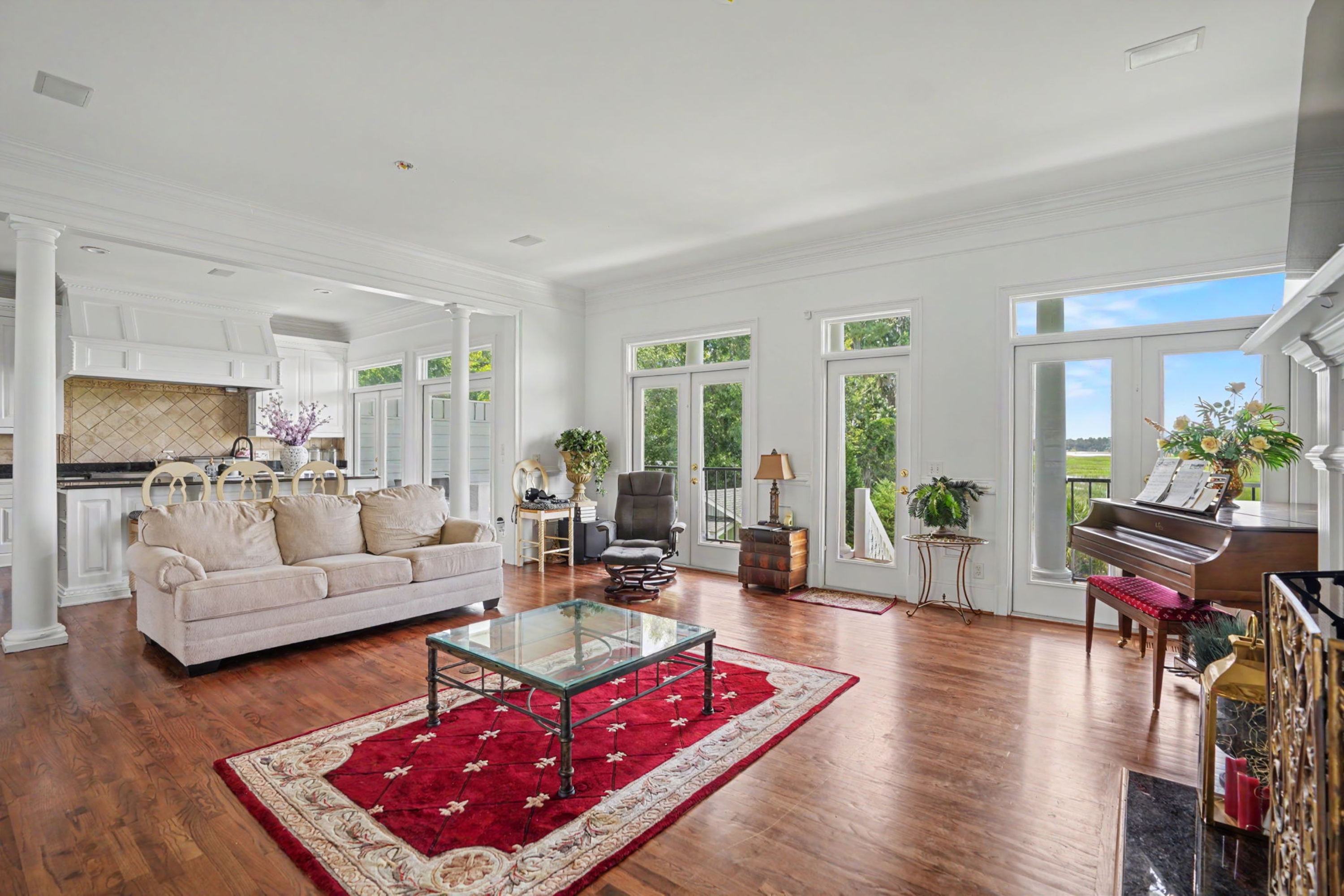  9657 Whitefield Avenue - 物件實景