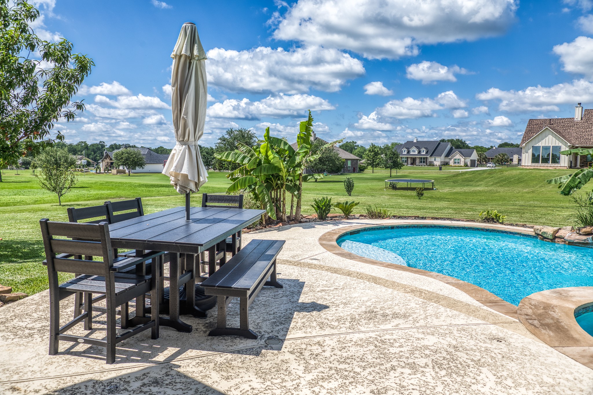  586 Ruby Drive, Bellville, TX, 77418 - 物件實景