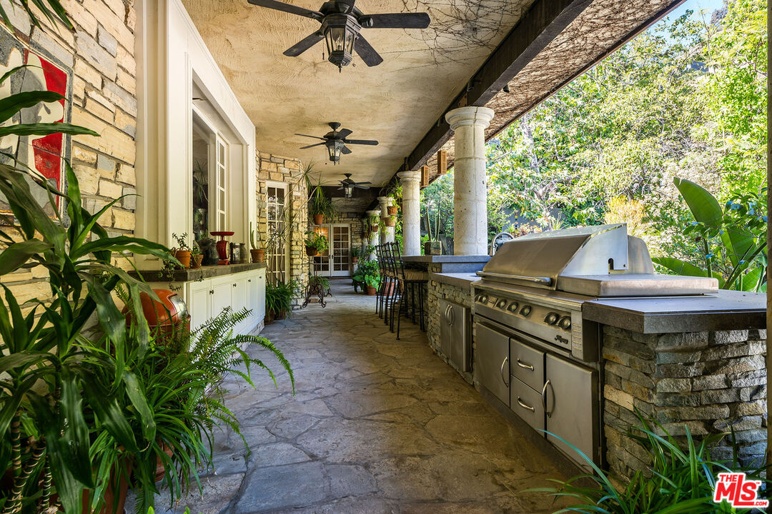 Los Angeles, California, 90049, United States, 6 Bedrooms Bedrooms, ,8 BathroomsBathrooms,Residential,For Sale,1940213