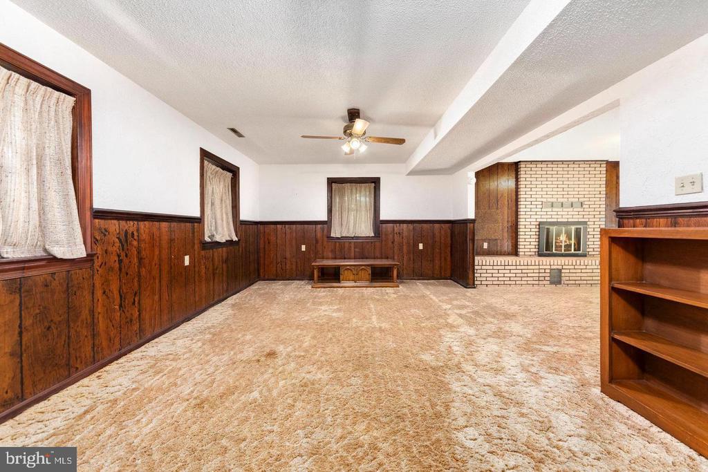 Fredericksburg, Virginia, 22405, United States, 5 Bedrooms Bedrooms, ,3 BathroomsBathrooms,Residential,For Sale,2013092