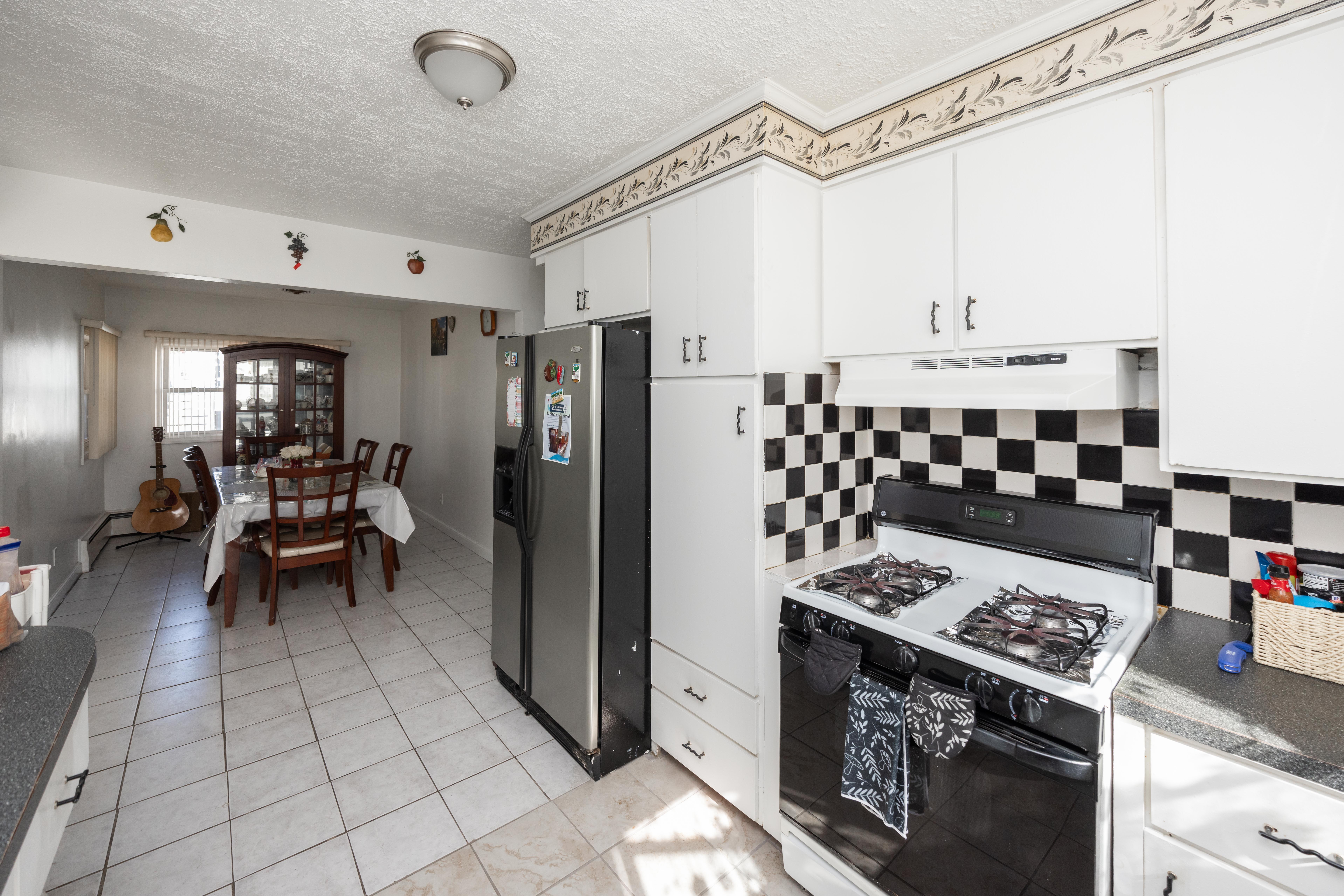 Chelsea, Massachusetts, 02150, United States, 5 Bedrooms Bedrooms, ,2 BathroomsBathrooms,Residential,For Sale,1983279