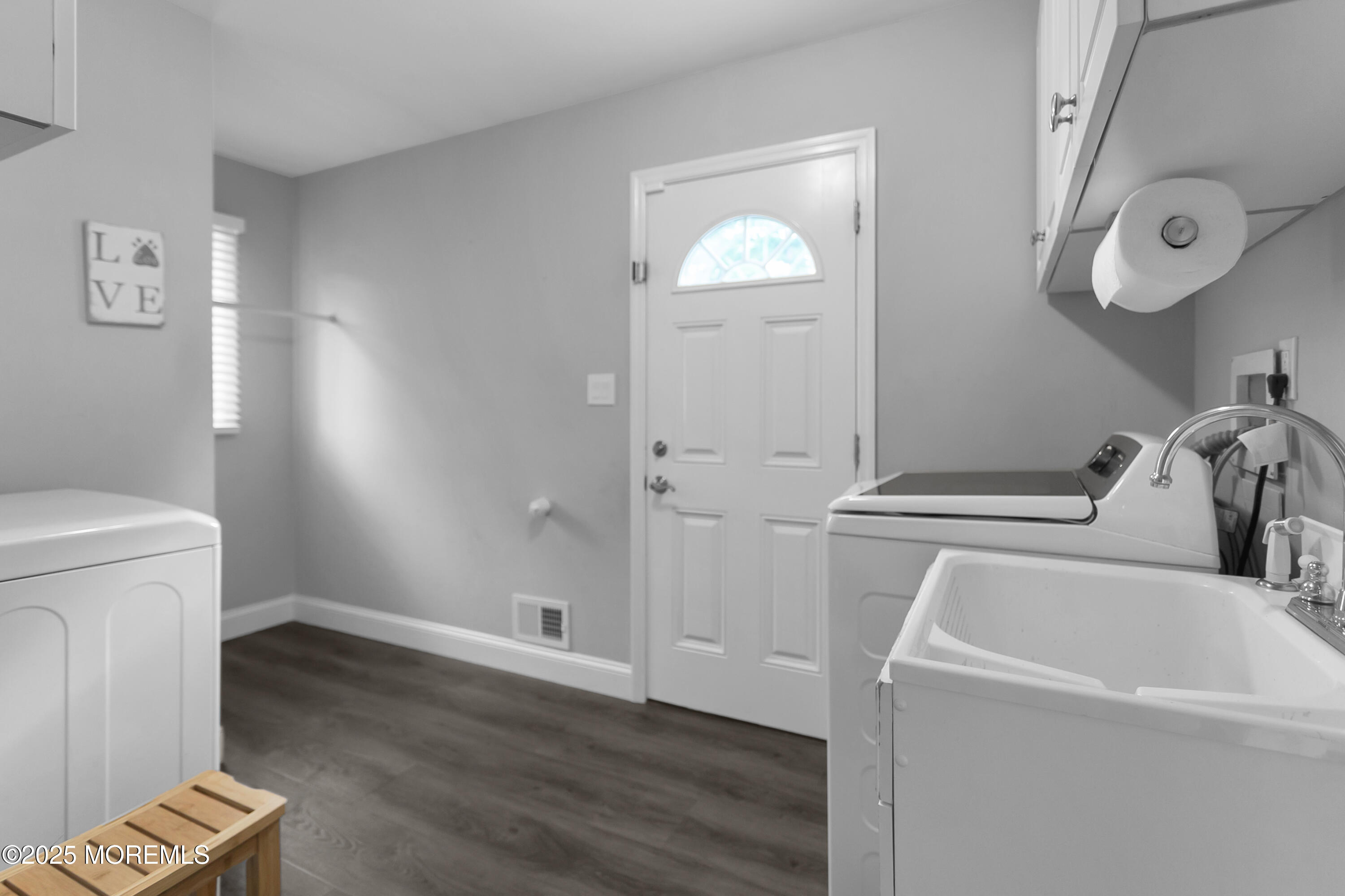 Middletown, New Jersey, 07748, United States, 4 Bedrooms Bedrooms, ,3 BathroomsBathrooms,Residential,For Sale,1908031