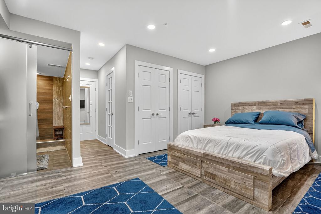 Washington, District of Columbia, 20010, United States, 2 Bedrooms Bedrooms, ,2 BathroomsBathrooms,Residential,For Sale,1975364