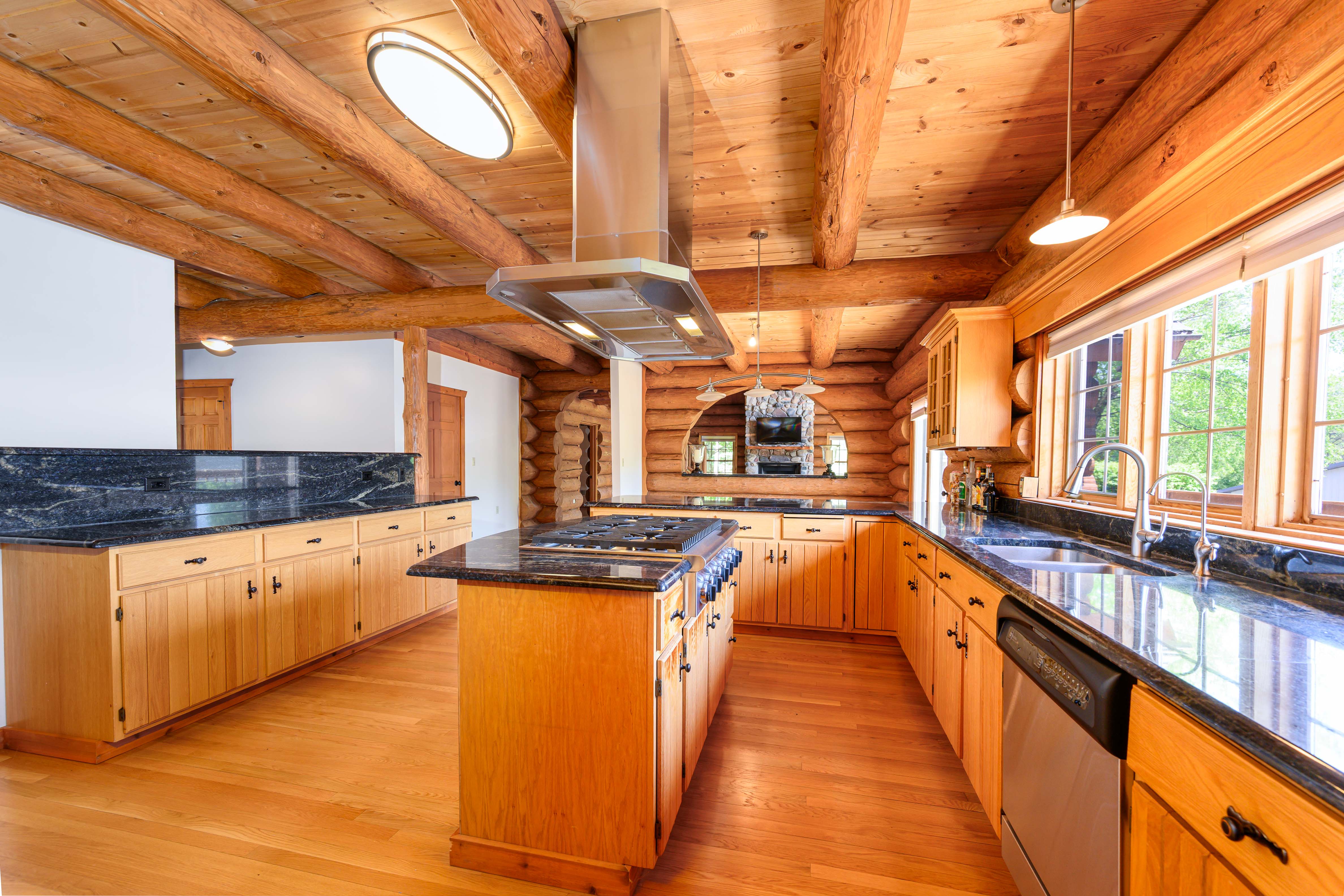  Stunning Real Log Home - 物件實景