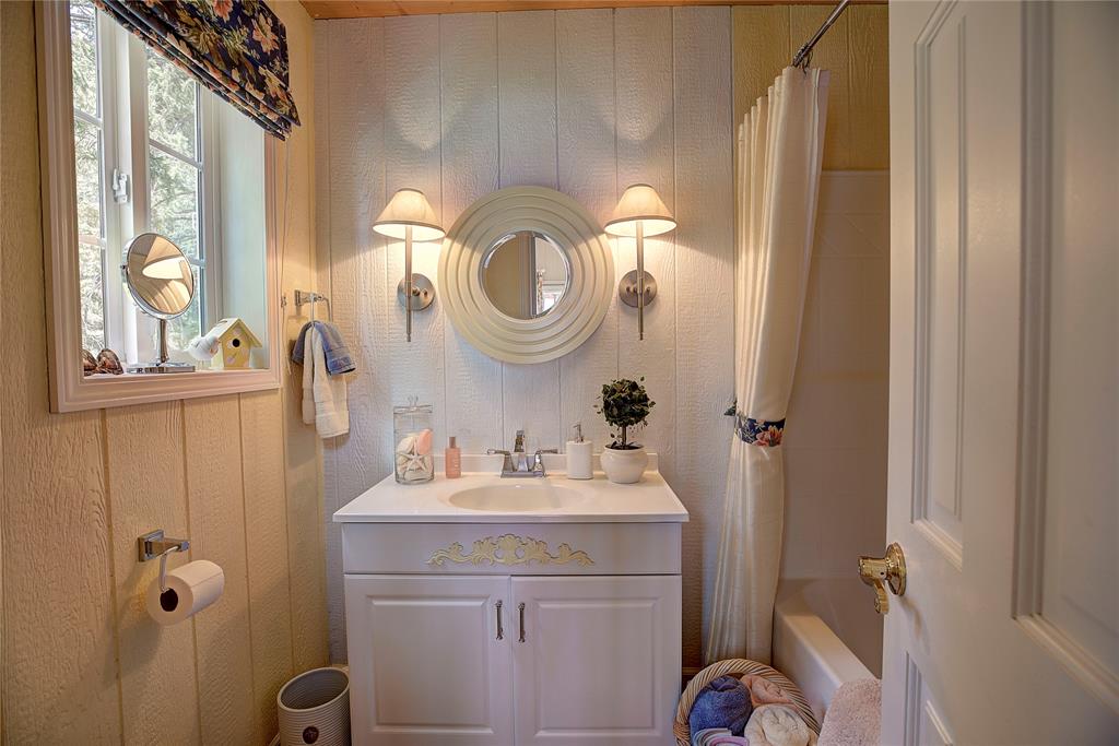 Polson, Montana, 59860, United States, 2 Bedrooms Bedrooms, ,1 BathroomBathrooms,Residential,For Sale,1870410
