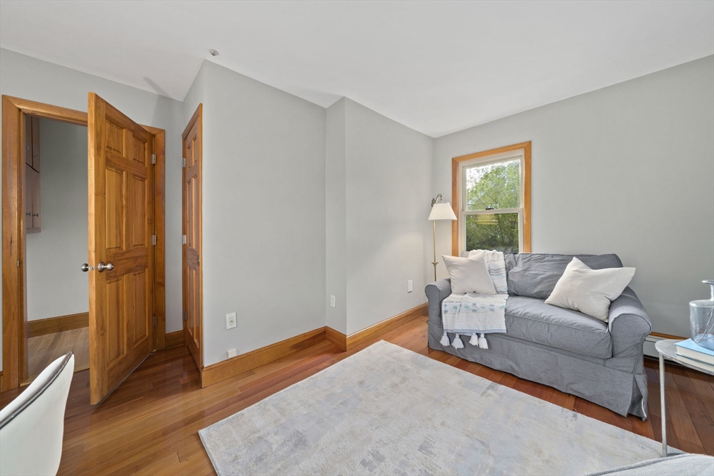 Newton, Massachusetts, 02458, United States, 3 Bedrooms Bedrooms, ,2 BathroomsBathrooms,Residential,For Sale,1939468