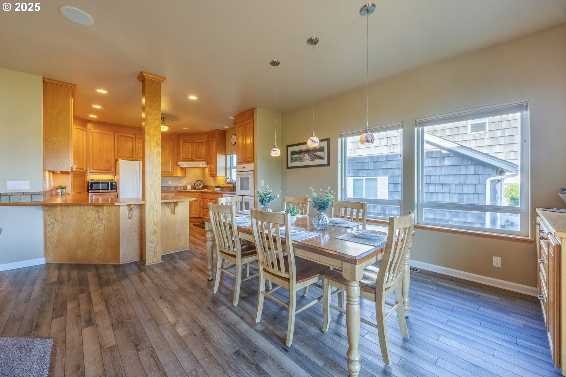 Lincoln City, Oregon, 97367, United States, 4 Bedrooms Bedrooms, ,3 BathroomsBathrooms,Residential,For Sale,1793948