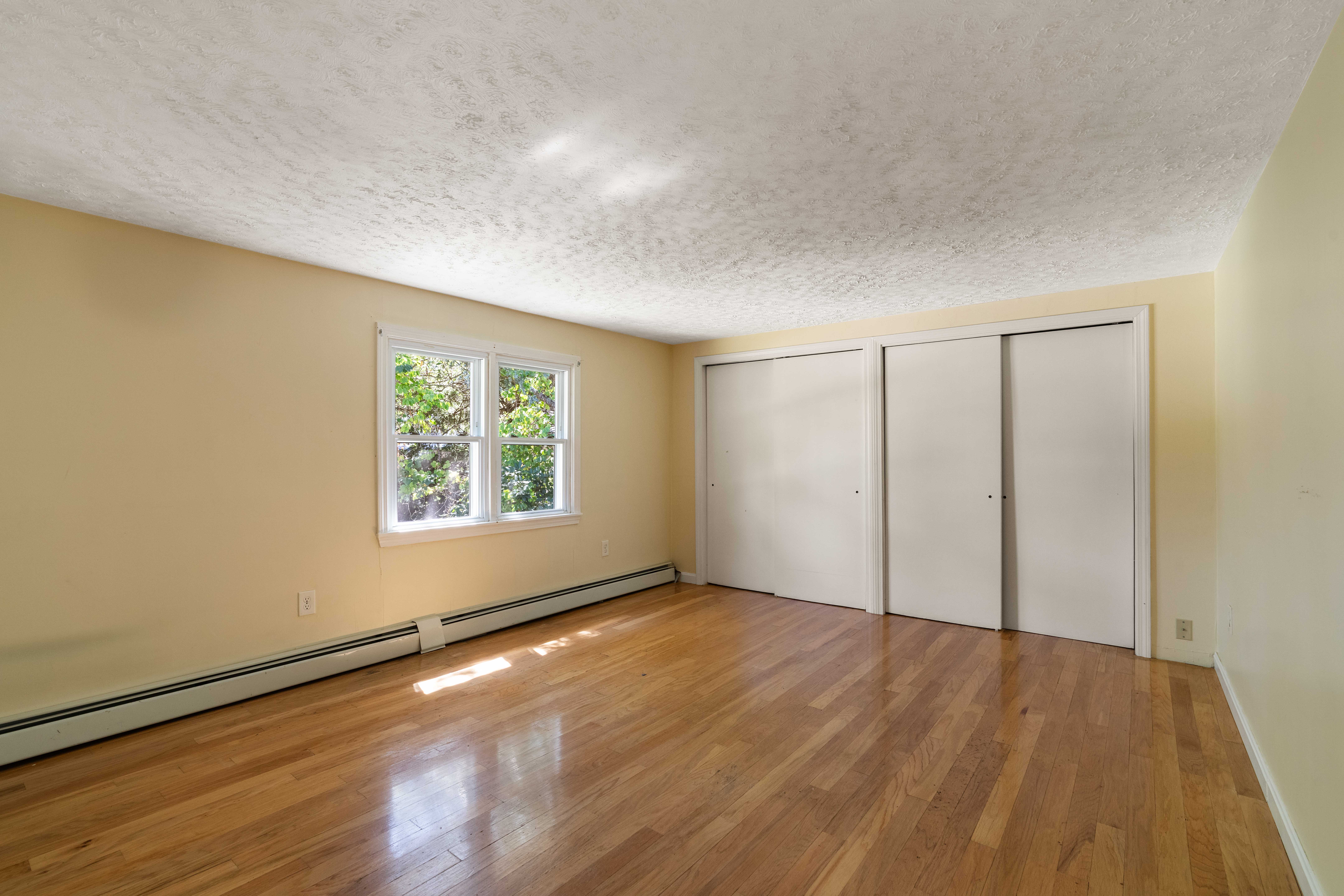 Portsmouth, Rhode Island, 02871, United States, 4 Bedrooms Bedrooms, ,3 BathroomsBathrooms,Residential,For Sale,1973967