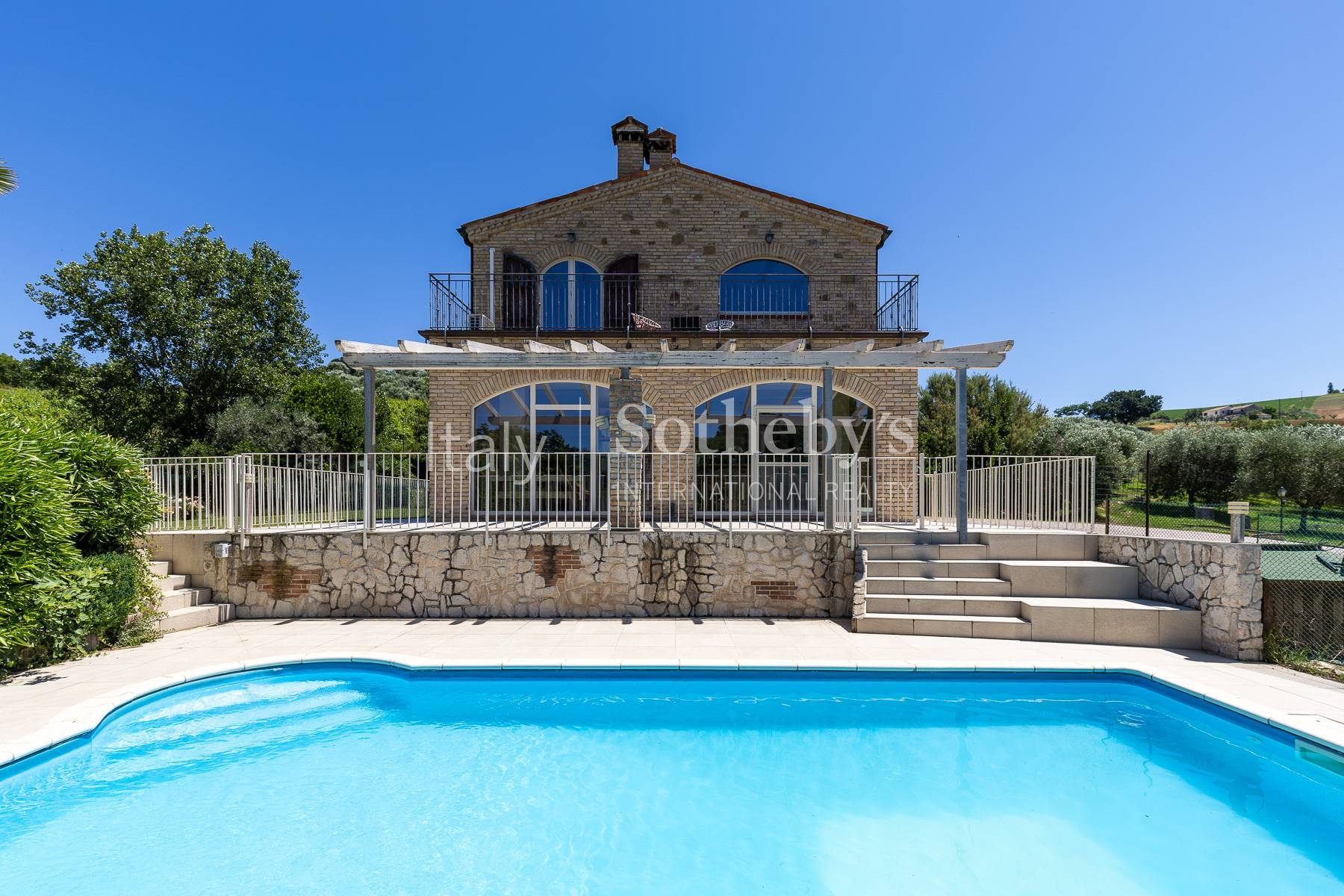  Elegant Contemporary Residence with Vineyard Near the Sea - 物件實景