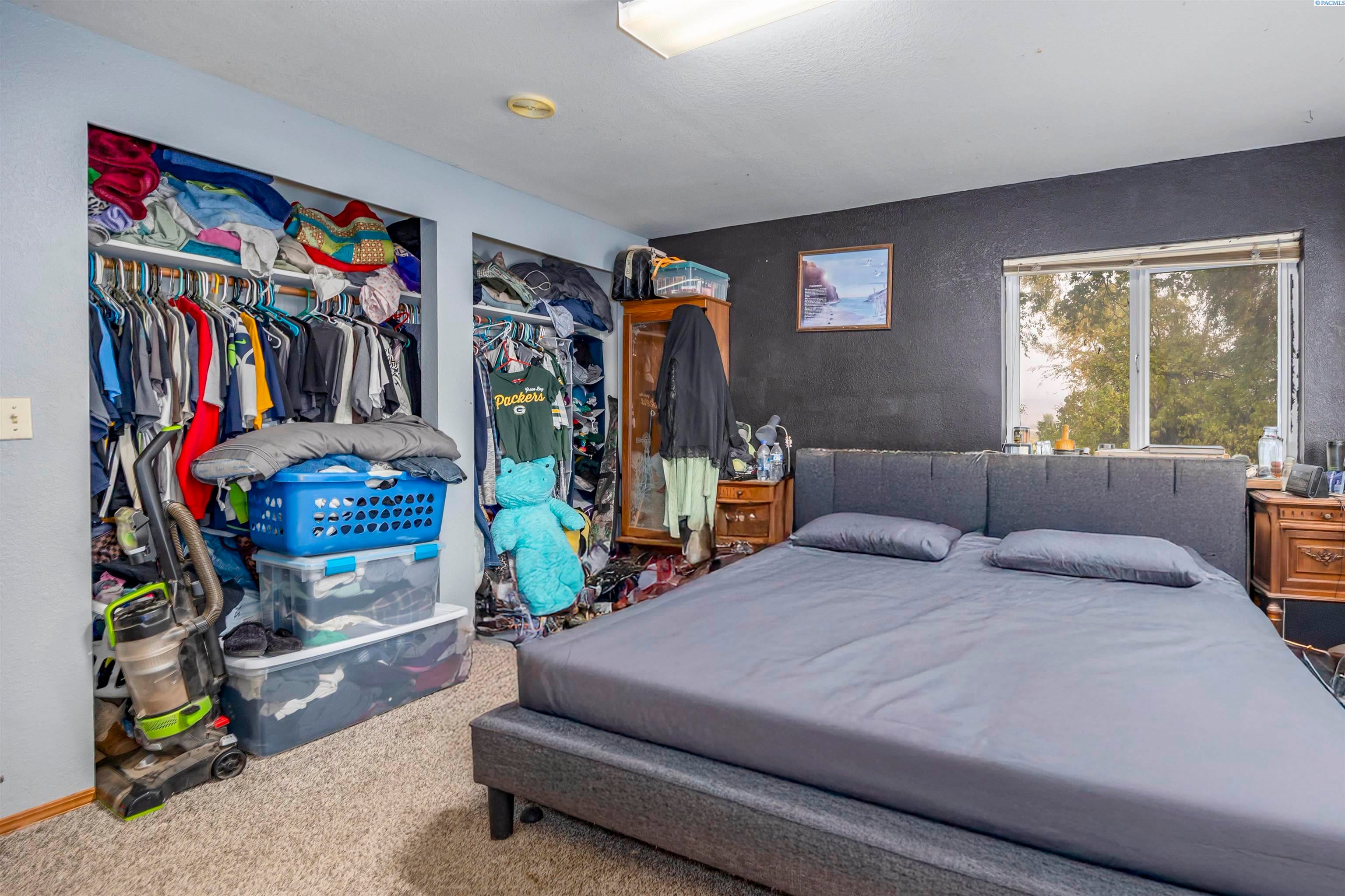 Prosser, Washington, 99350, United States, 3 Bedrooms Bedrooms, ,2 BathroomsBathrooms,Residential,For Sale,1981209