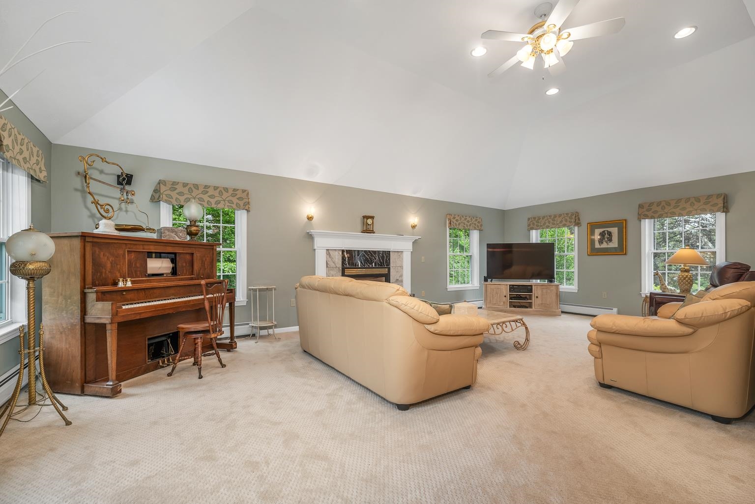 Gilford, New Hampshire, 03249, United States, 4 Bedrooms Bedrooms, ,4 BathroomsBathrooms,Residential,For Sale,1857235
