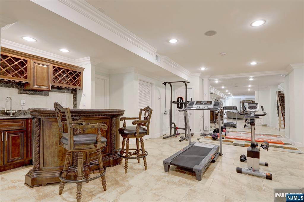 Fort Lee, New Jersey, 07024, United States, 6 Bedrooms Bedrooms, ,7 BathroomsBathrooms,Residential,For Sale,1891733