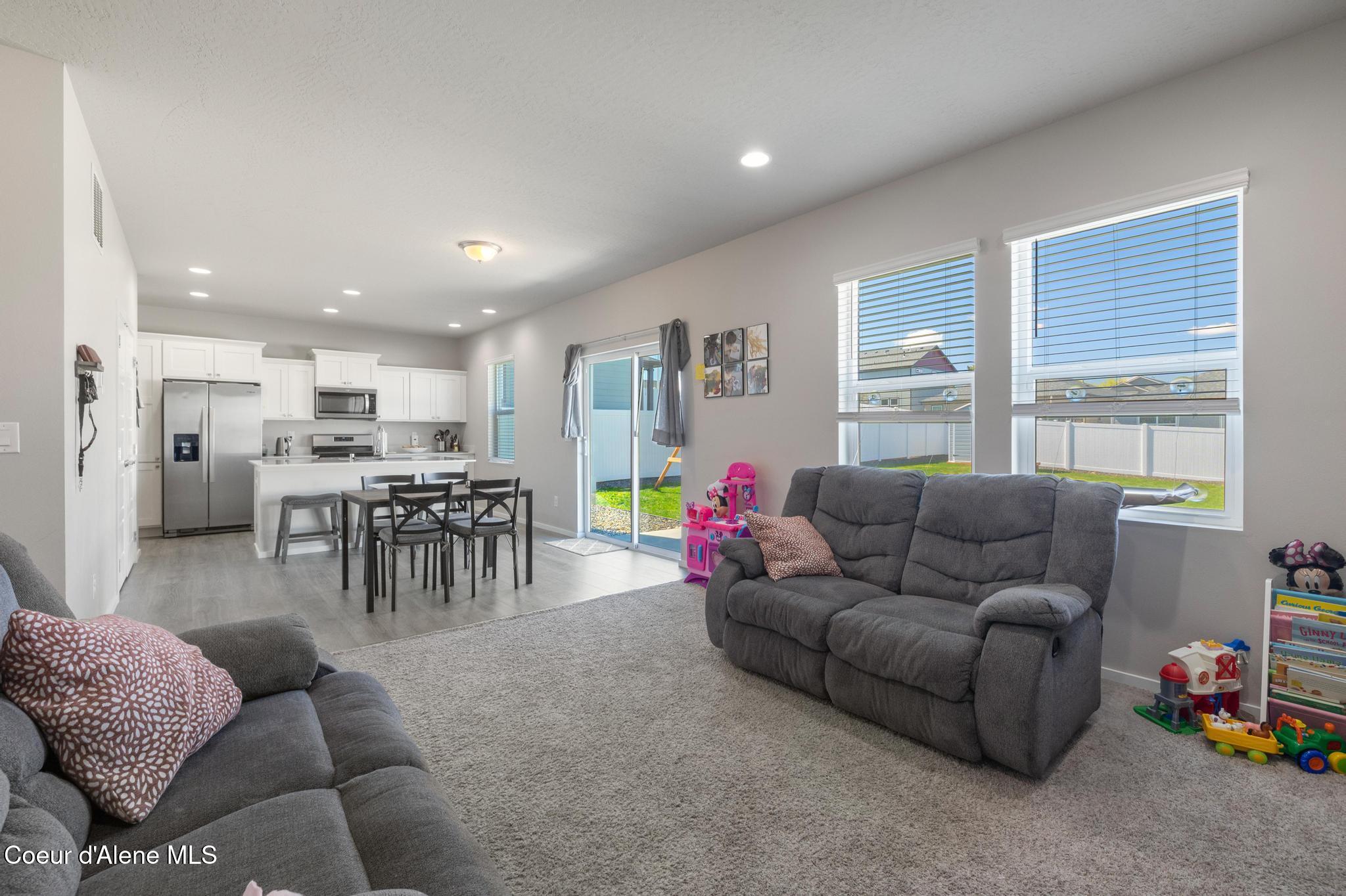Spokane Valley, Washington, 99037, United States, 4 Bedrooms Bedrooms, ,3 BathroomsBathrooms,Residential,For Sale,1784672