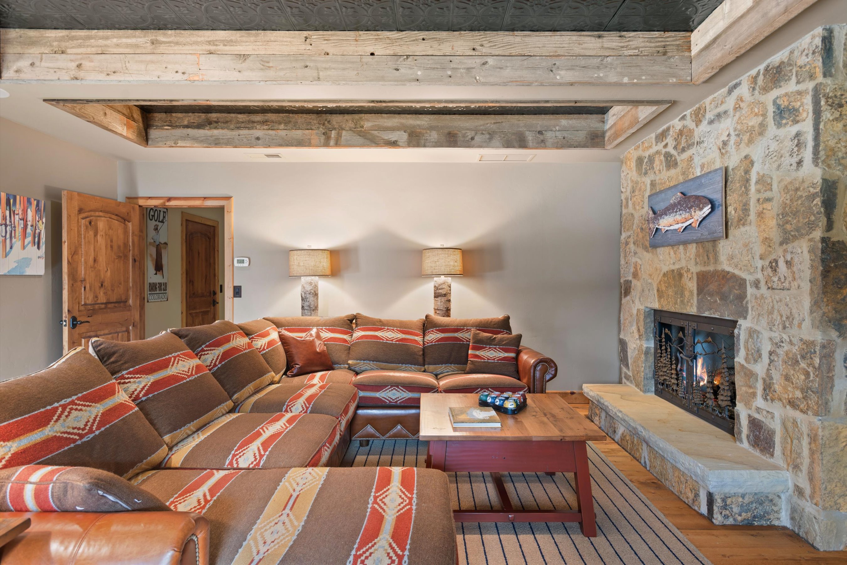 Timeless Log Home on 12+ Acres in Snowmass  Sweeping Mountain Views - 物件實景