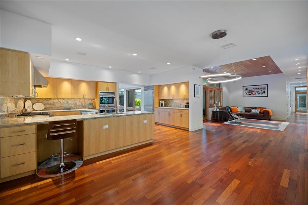 Sarasota, Florida, 34239, United States, 4 Bedrooms Bedrooms, ,5 BathroomsBathrooms,Residential,For Sale,1988202