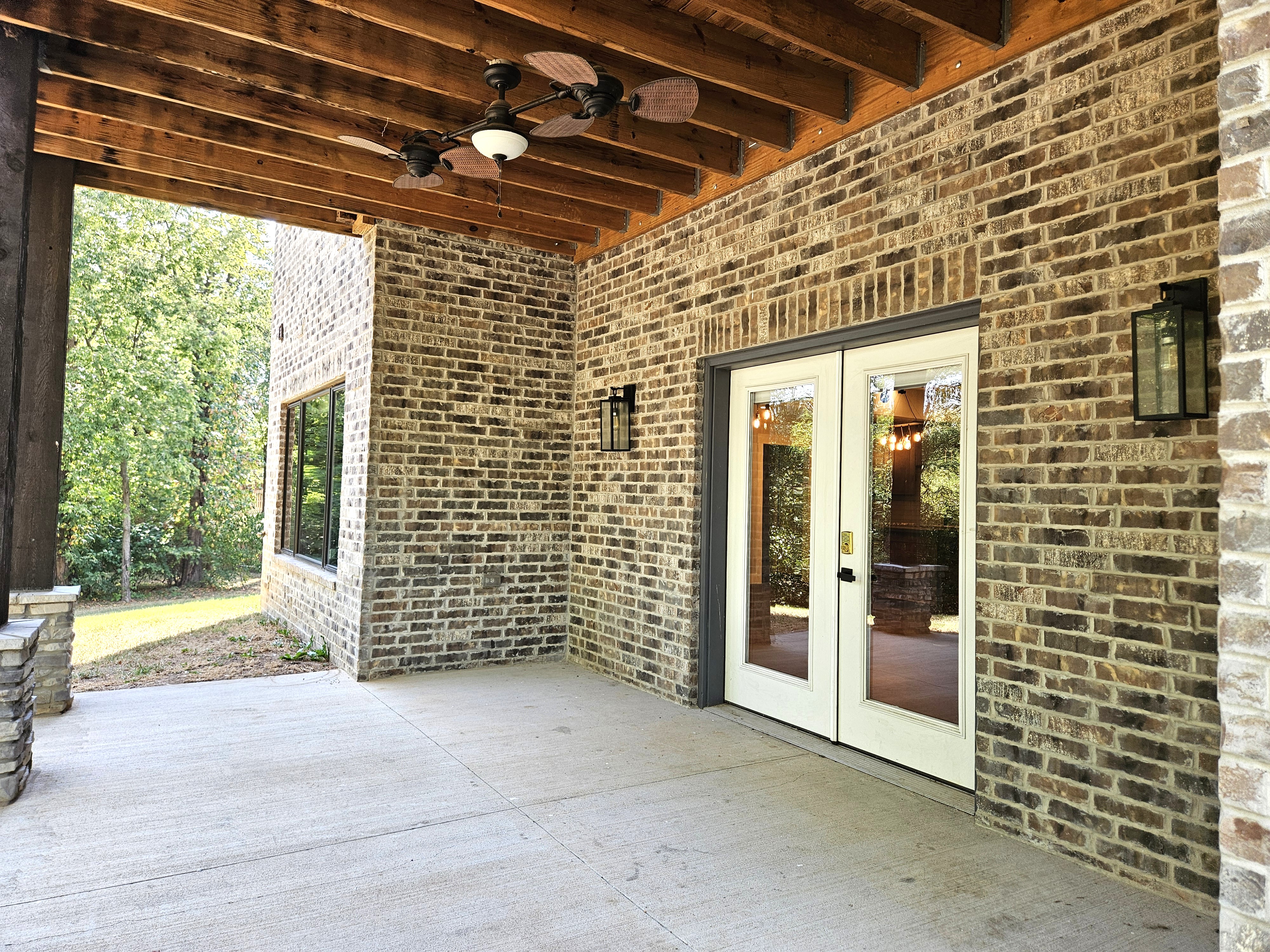 SPRINGFIELD, Missouri, 65804, United States, 4 Bedrooms Bedrooms, ,4 BathroomsBathrooms,Residential,For Sale,1996433