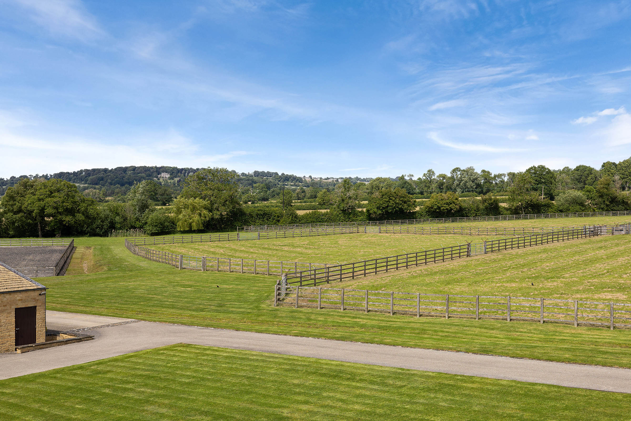  An Impressive Country Estate with Indoor Pool and Equestrian Facilities - 物件實景