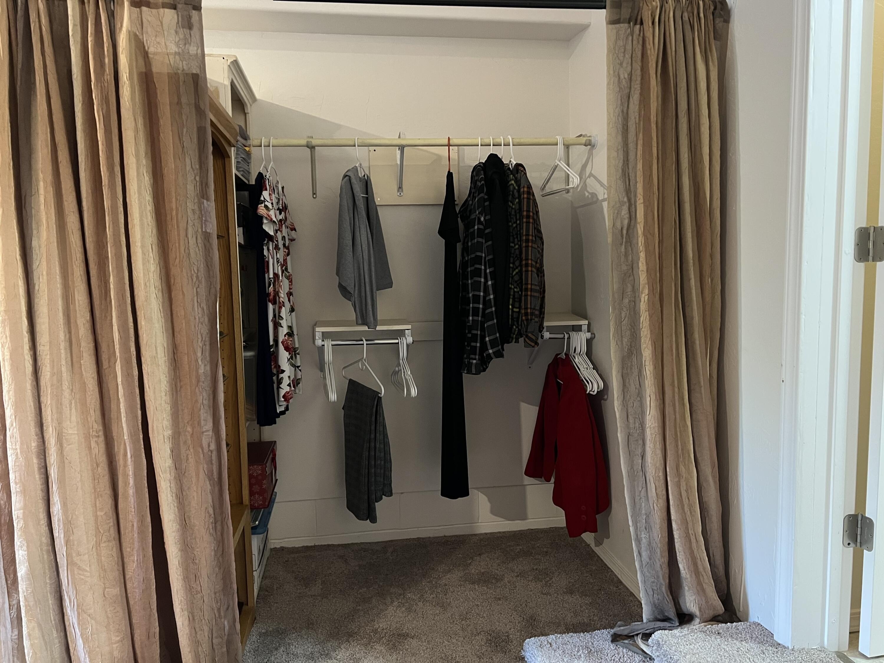 Grants Pass, Oregon, 97526, United States, 5 Bedrooms Bedrooms, ,4 BathroomsBathrooms,Residential,For Sale,1980751