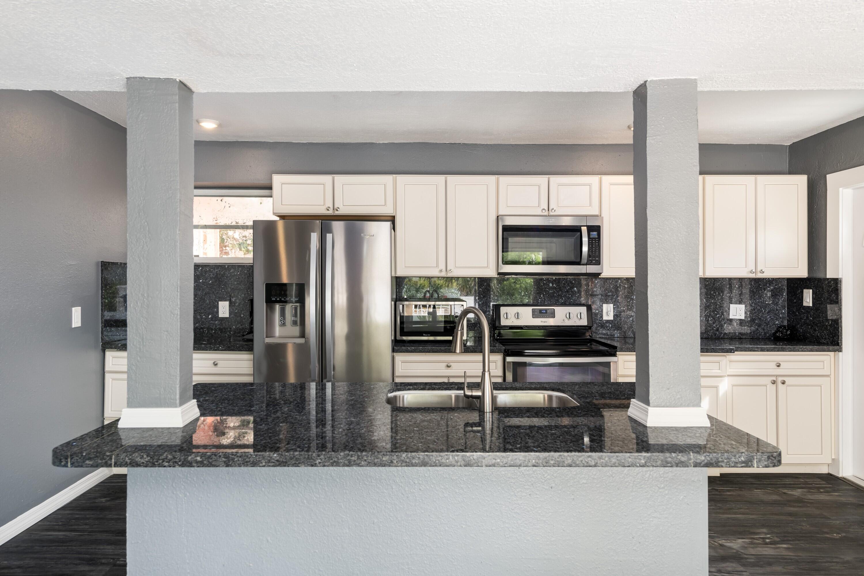 MARATHON, Florida, 33050, United States, 3 Bedrooms Bedrooms, ,2 BathroomsBathrooms,Residential,For Sale,1896234