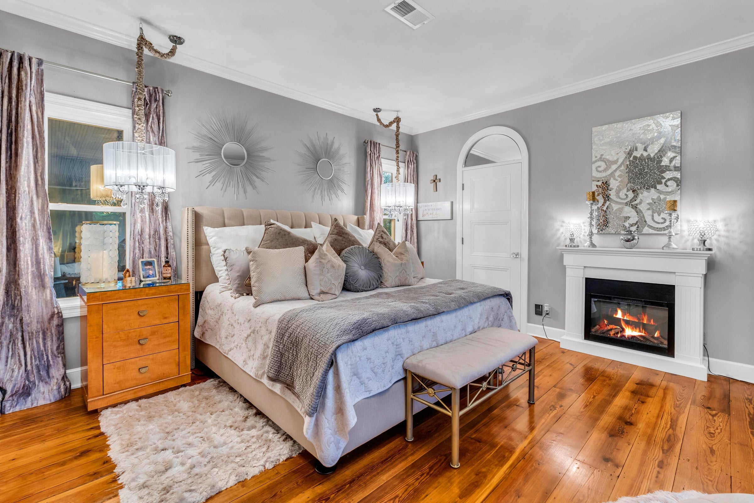 Columbus, Mississippi, 39705, United States, 4 Bedrooms Bedrooms, ,4 BathroomsBathrooms,Residential,For Sale,1976327