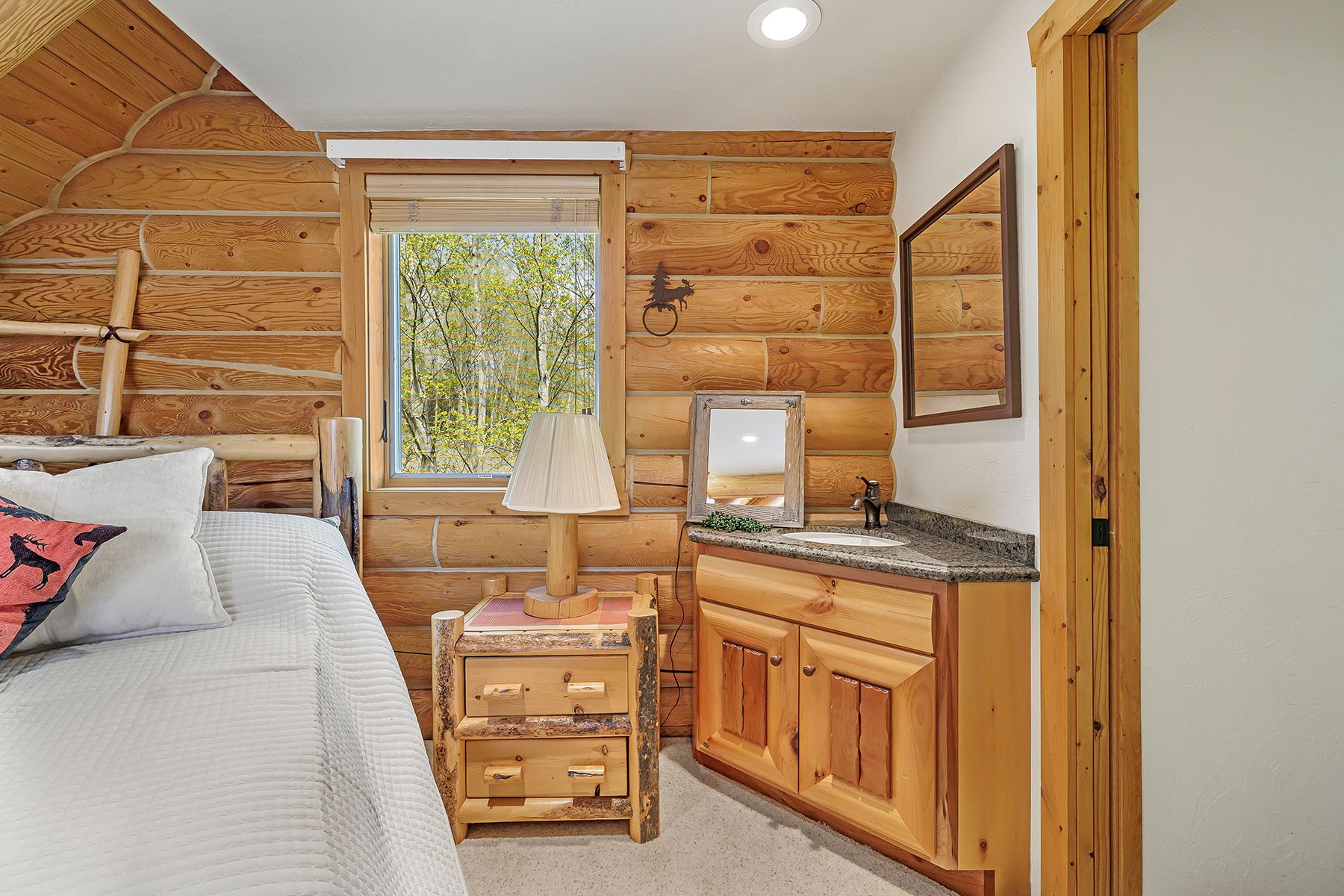  where  the mountains meet mccoy - 物件實景