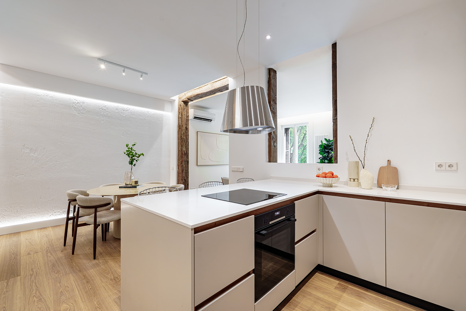 Classic charm and brand new renovation in Huertas-Cortes - 物件實景