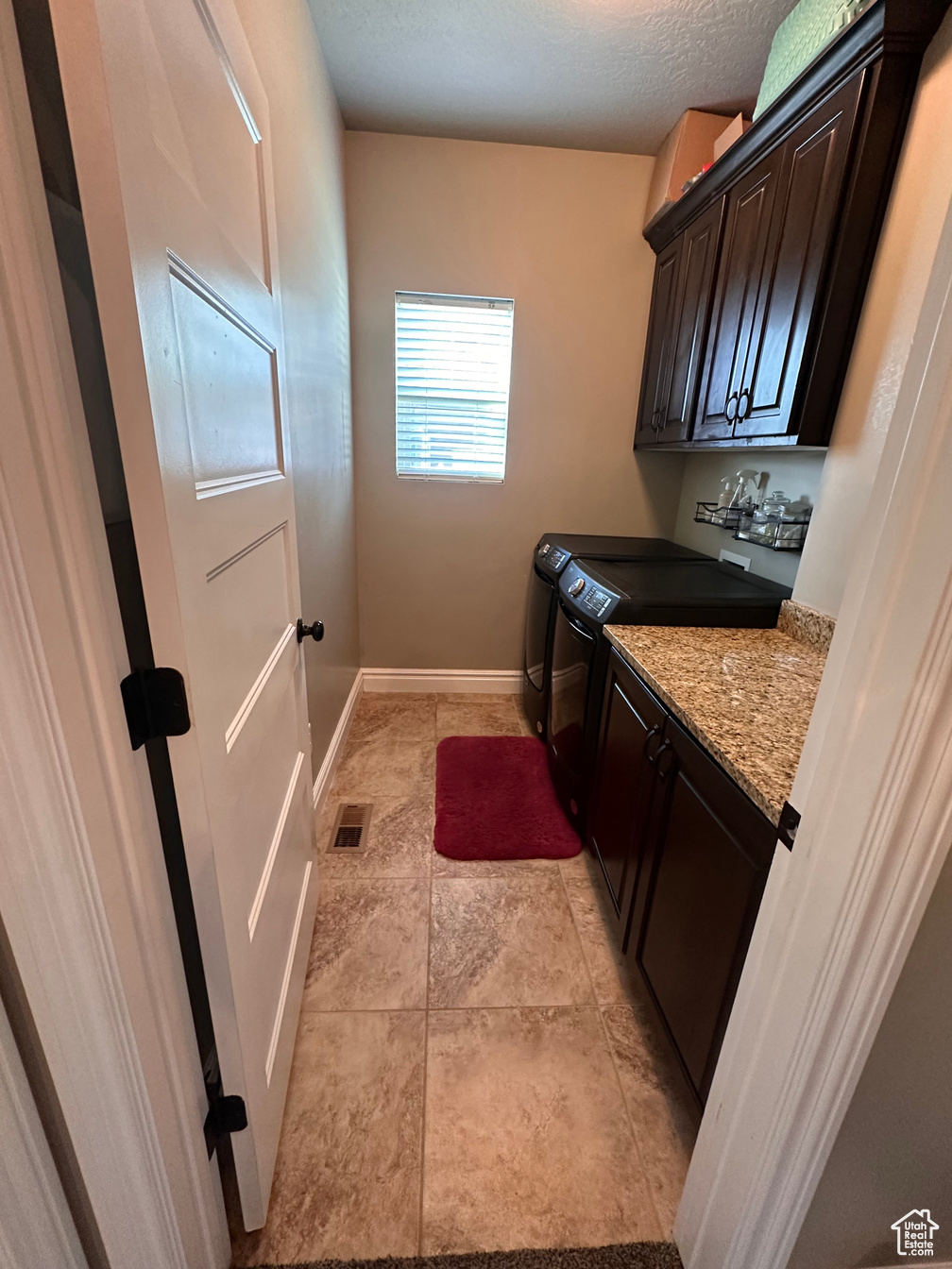 Roosevelt, Utah, 84066, United States, 6 Bedrooms Bedrooms, ,3 BathroomsBathrooms,Residential,For Sale,1976583