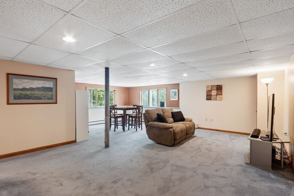 Peabody, Massachusetts, 01960, United States, 5 Bedrooms Bedrooms, ,4 BathroomsBathrooms,Residential,For Sale,1913730