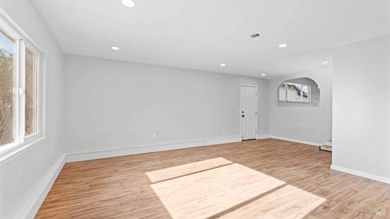 Vacaville, California, 95688, United States, 4 Bedrooms Bedrooms, ,2 BathroomsBathrooms,Residential,For Sale,2008554