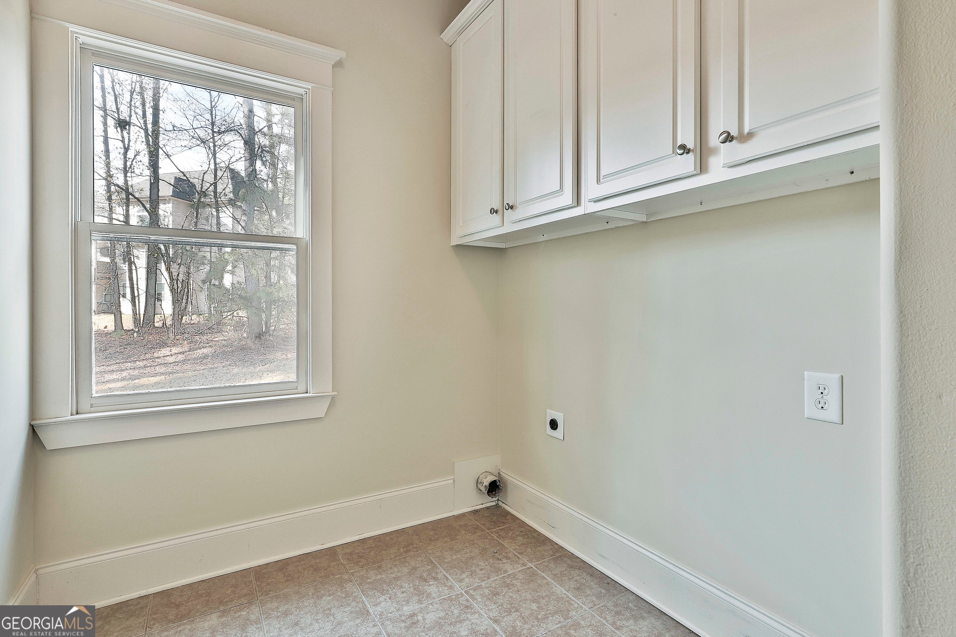 Douglasville, Georgia, 30135, United States, 5 Bedrooms Bedrooms, ,4 BathroomsBathrooms,Residential,For Sale,1999896