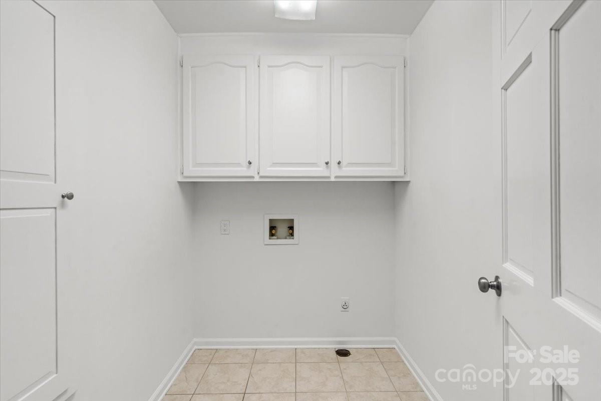 Kannapolis, North Carolina, 28081, United States, 3 Bedrooms Bedrooms, ,4 BathroomsBathrooms,Residential,For Sale,1989536