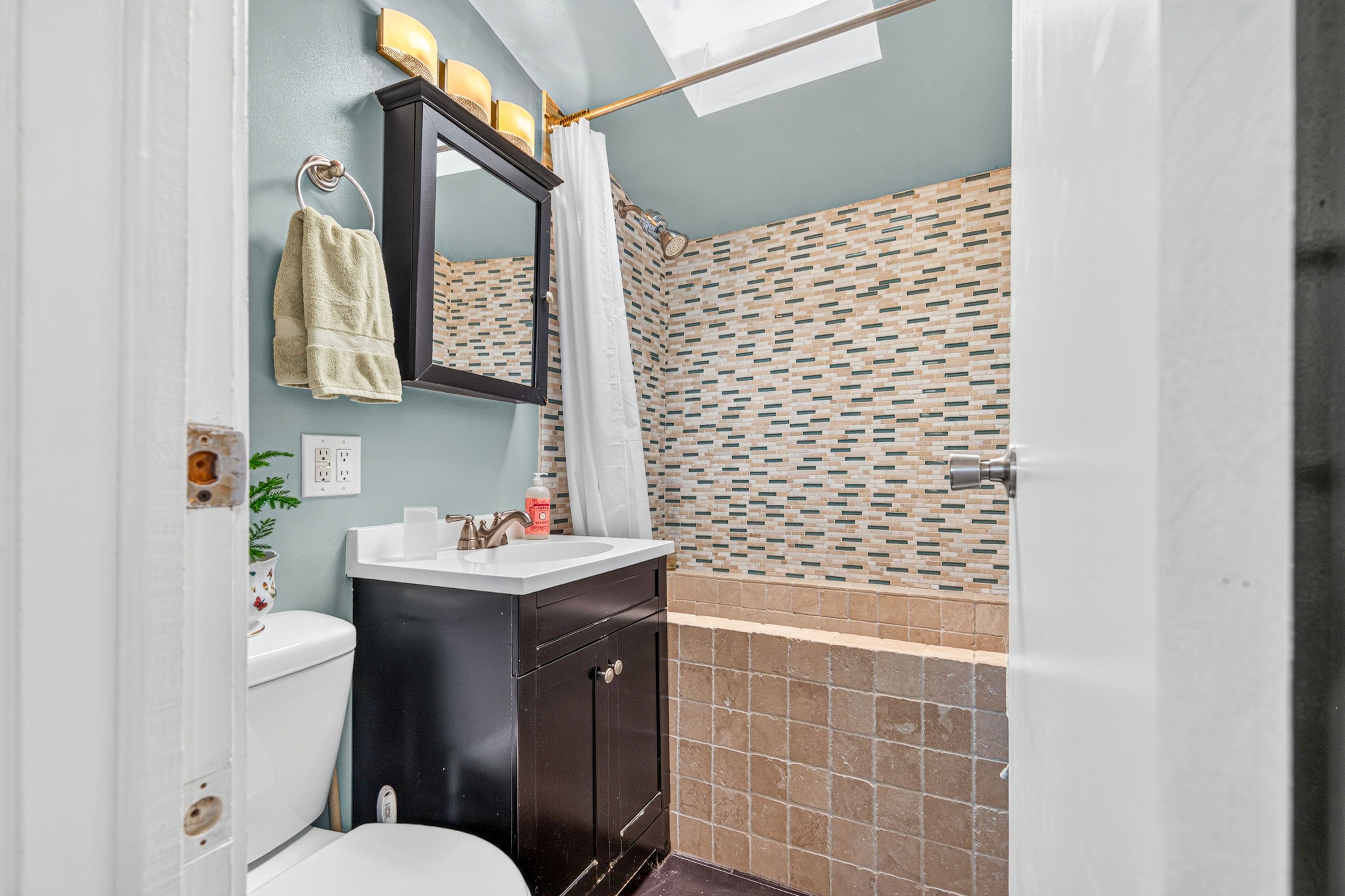  19899 Grand View Drive - 物件實景