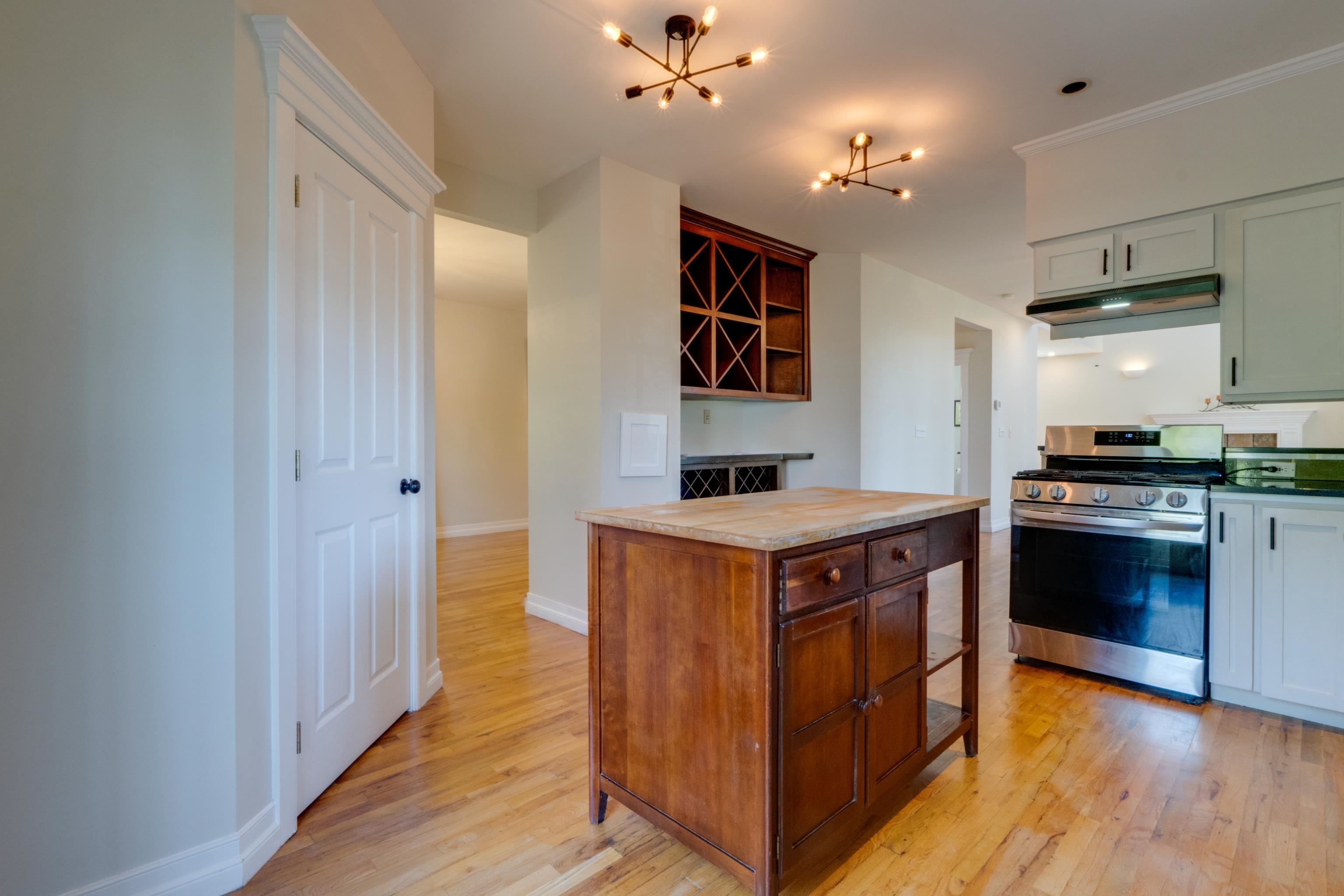 Liberty Lake, Washington, 99019, United States, 4 Bedrooms Bedrooms, ,4 BathroomsBathrooms,Residential,For Sale,1838357