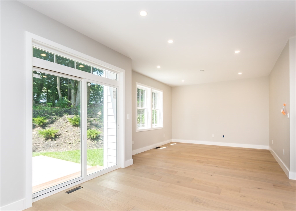 Waltham, Massachusetts, 02453, United States, 4 Bedrooms Bedrooms, ,5 BathroomsBathrooms,Residential,For Sale,1858244