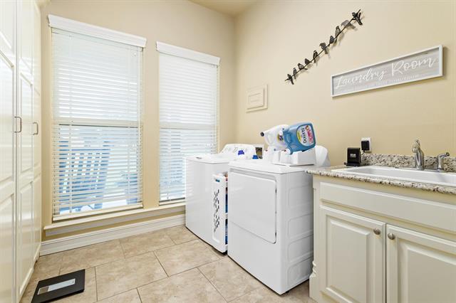 Orange, Texas, 77630, United States, 4 Bedrooms Bedrooms, ,3 BathroomsBathrooms,Residential,For Sale,1896582