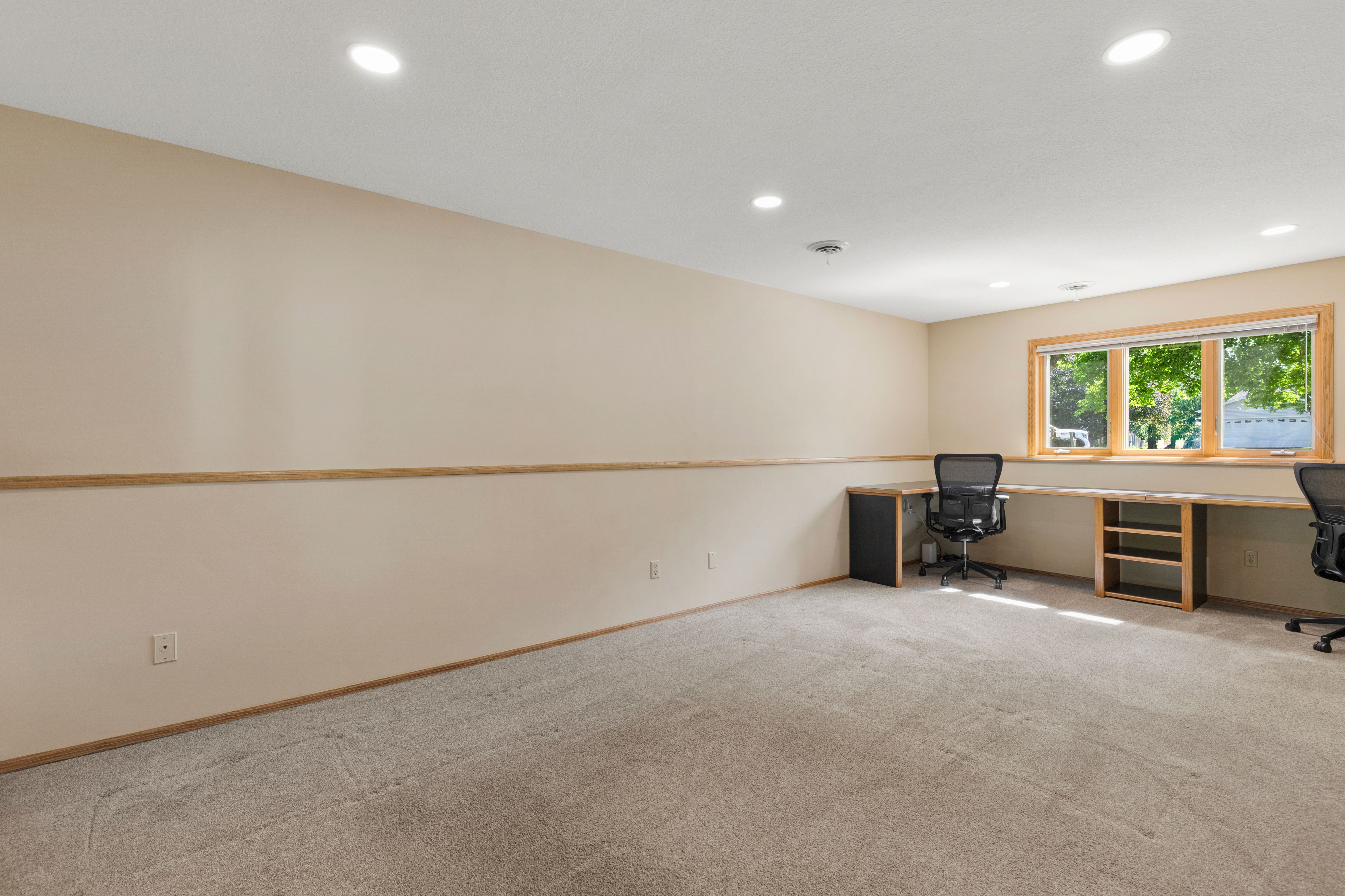  Inviting Champlin Living with Thoughtful Modern Updates - 物件實景