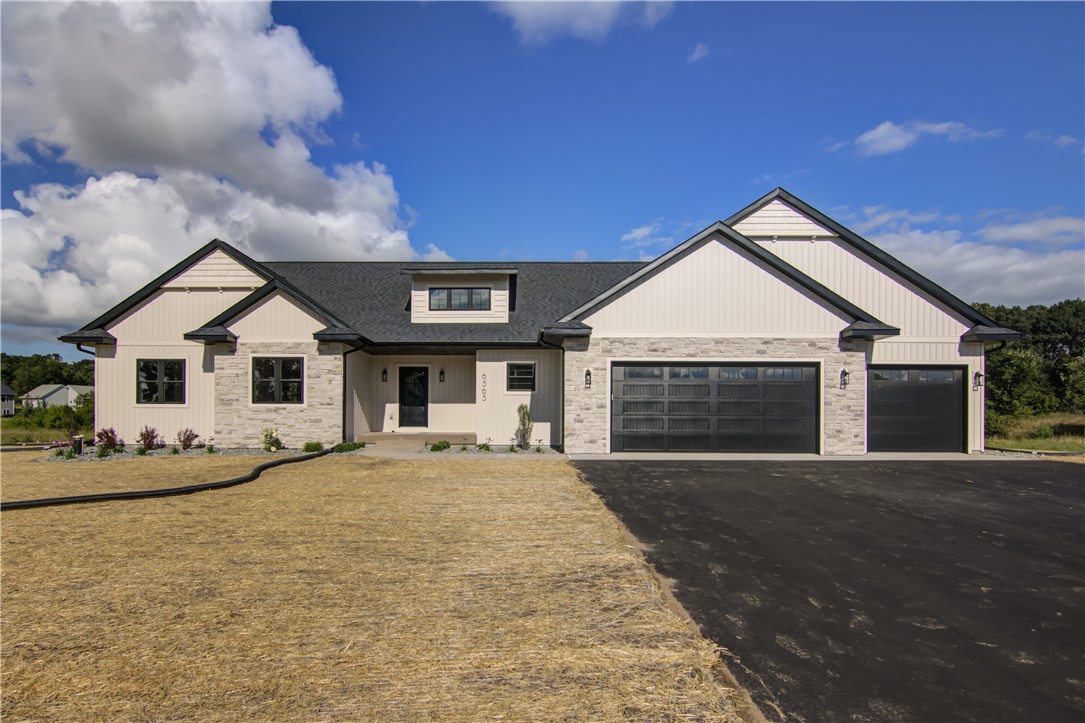 Eau Claire, Wisconsin, 54701, United States, 5 Bedrooms Bedrooms, ,3 BathroomsBathrooms,Residential,For Sale,1983873