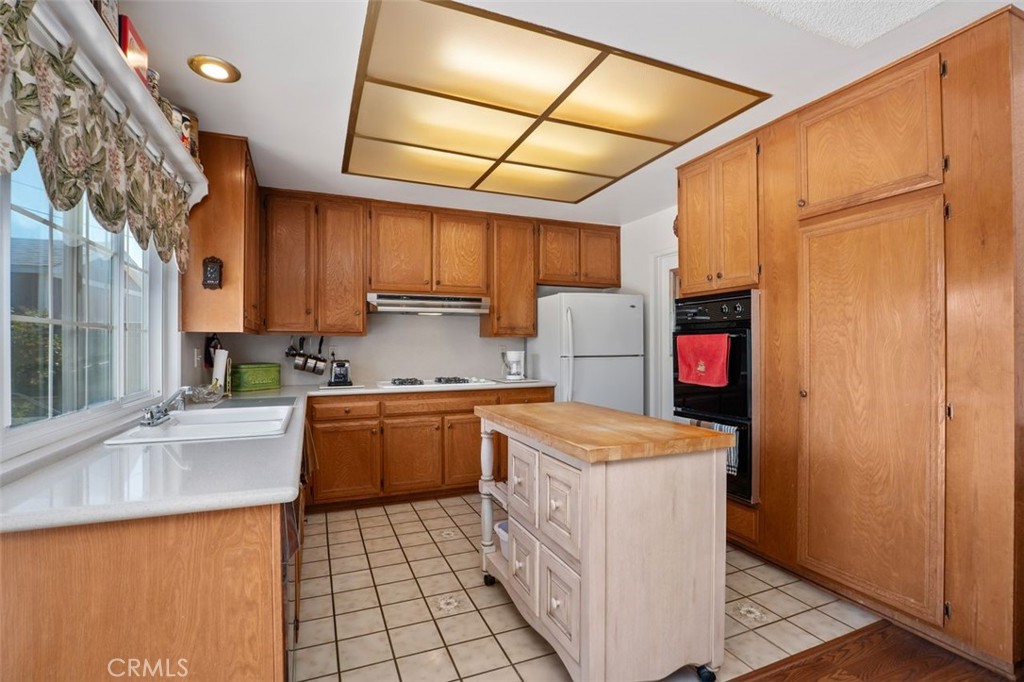 Orange, California, 92867, United States, 4 Bedrooms Bedrooms, ,2 BathroomsBathrooms,Residential,For Sale,1902467