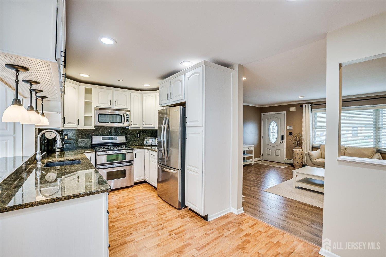 Carteret, New Jersey, 07008, United States, 4 Bedrooms Bedrooms, ,2 BathroomsBathrooms,Residential,For Sale,1981641