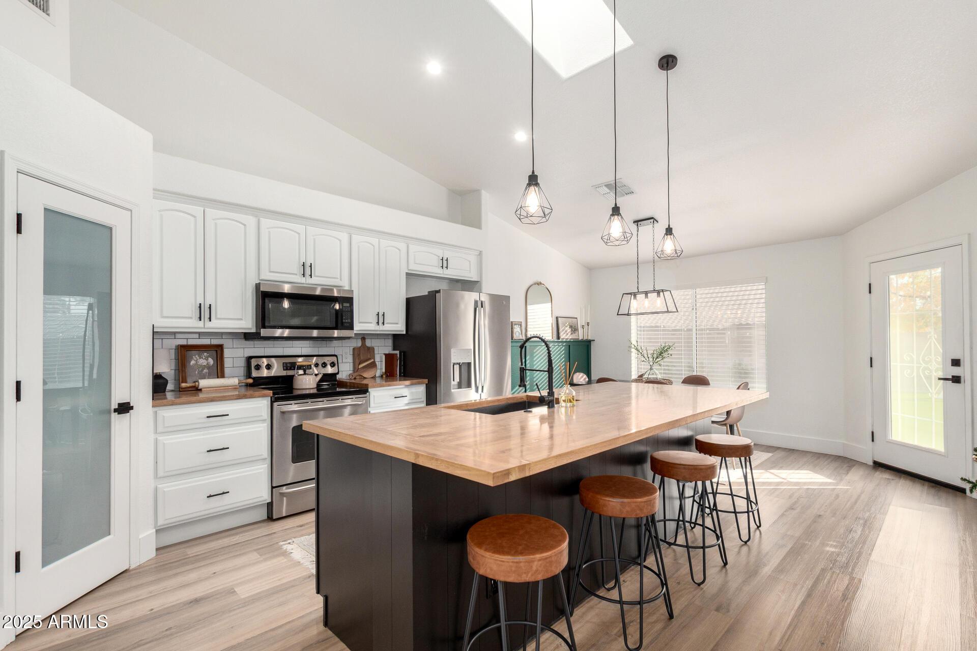 Peoria, Arizona, 85382, United States, 3 Bedrooms Bedrooms, ,2 BathroomsBathrooms,Residential,For Sale,2006297