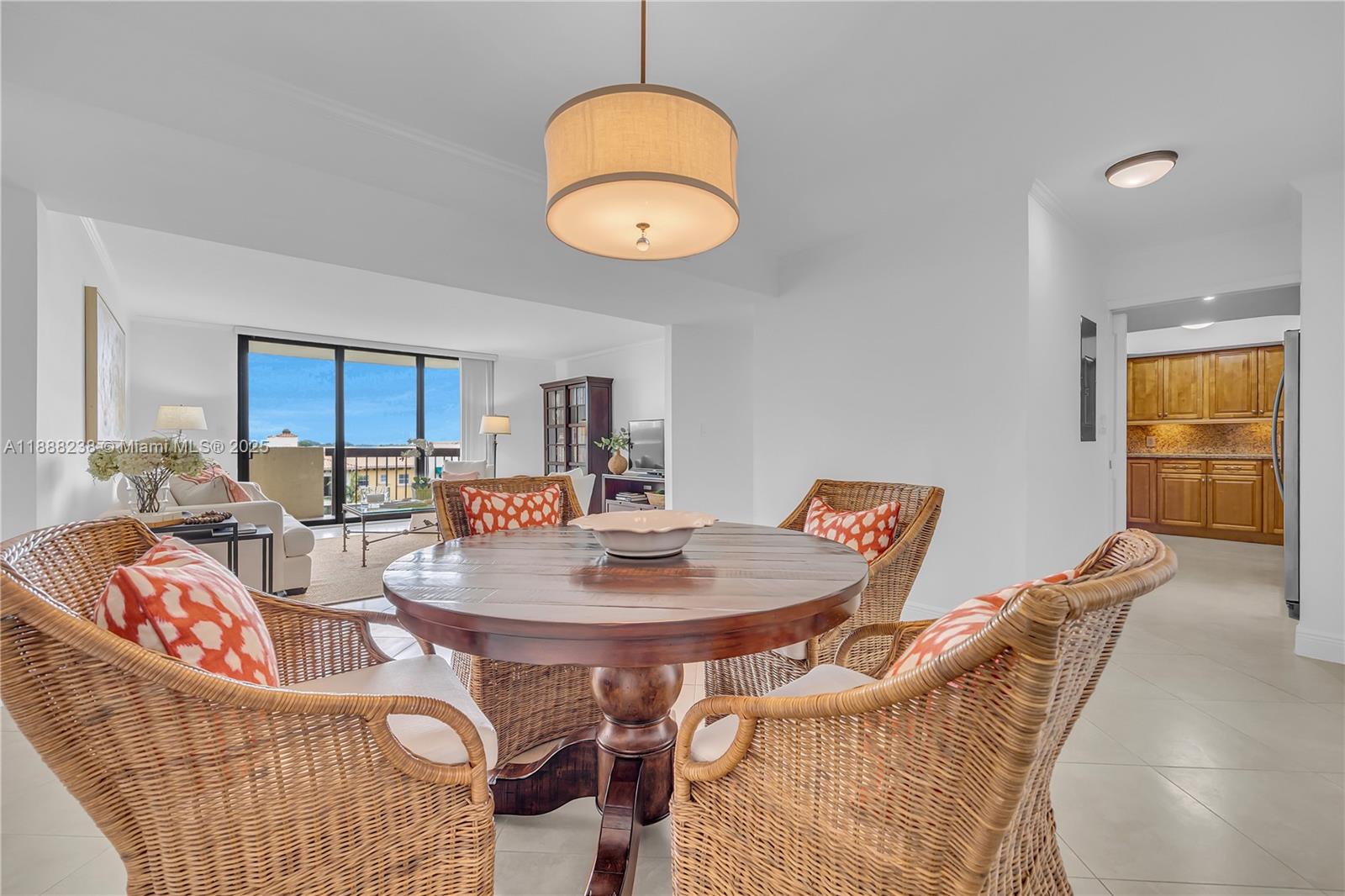 Coral Gables, Florida, 33134, United States, 2 Bedrooms Bedrooms, ,3 BathroomsBathrooms,Residential,For Sale,1987506