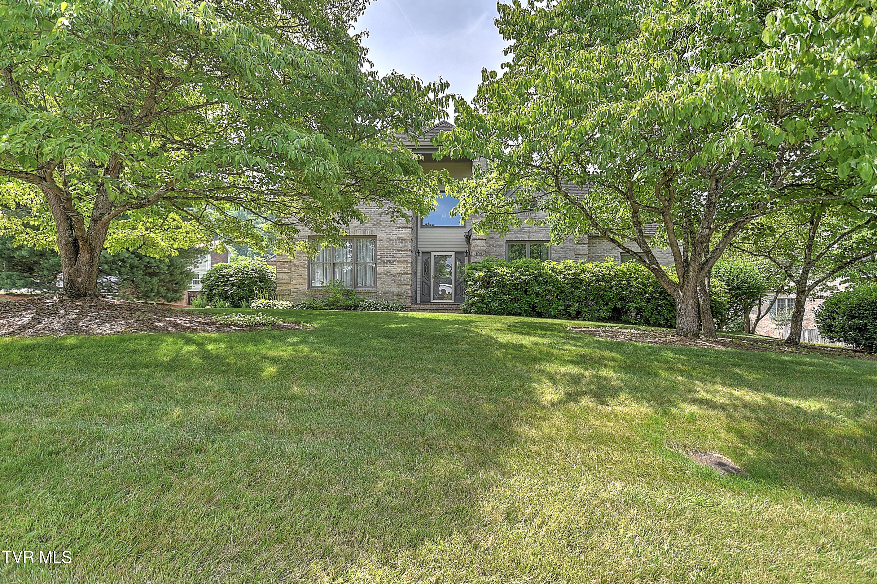 Johnson City, Tennessee, 37604, United States, 4 Bedrooms Bedrooms, ,3 BathroomsBathrooms,Residential,For Sale,1870775