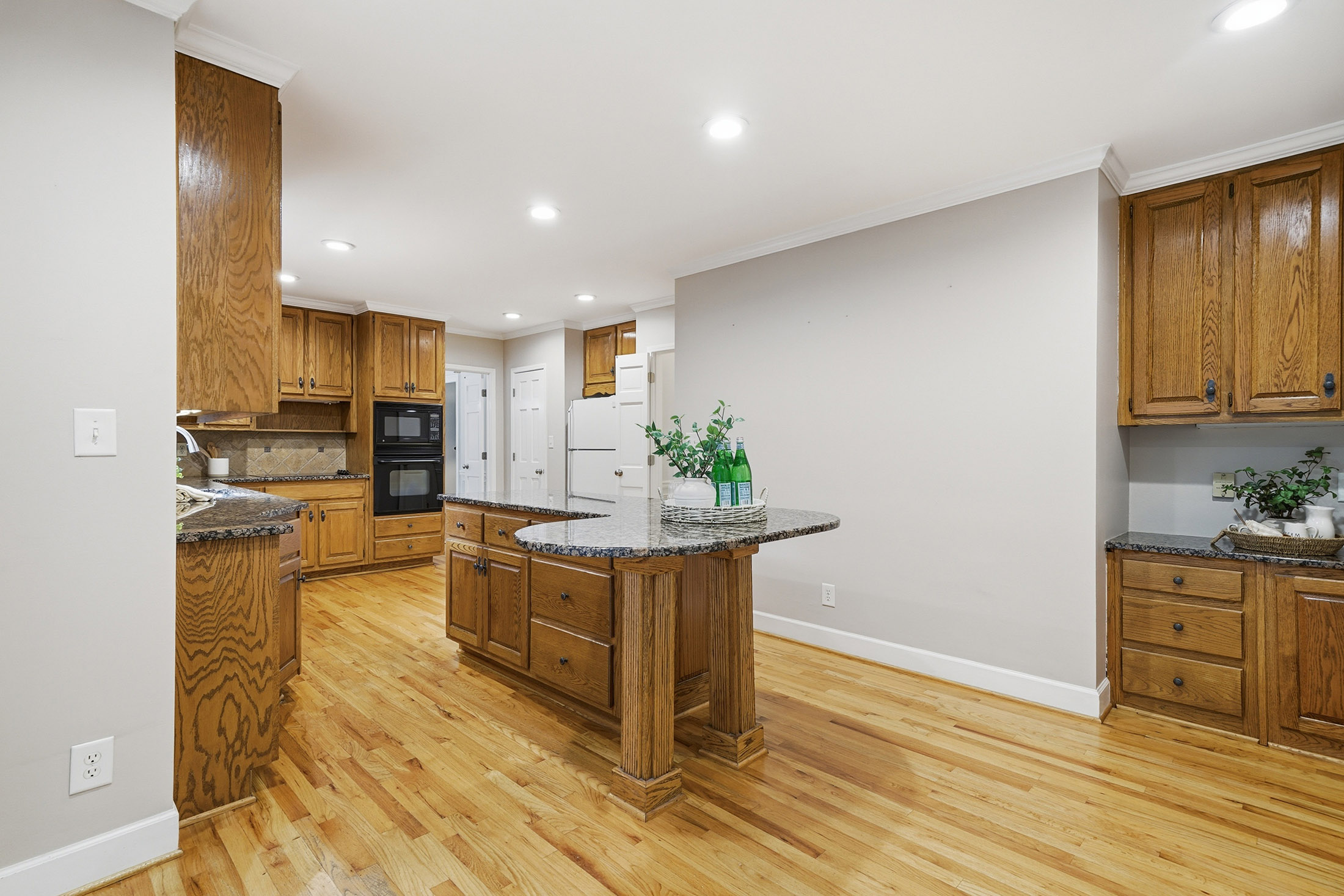  Tucked Into a Cul-de-Sac in Johns Creek’s Sought-After Glastonberry Neighborhood - 物件實景