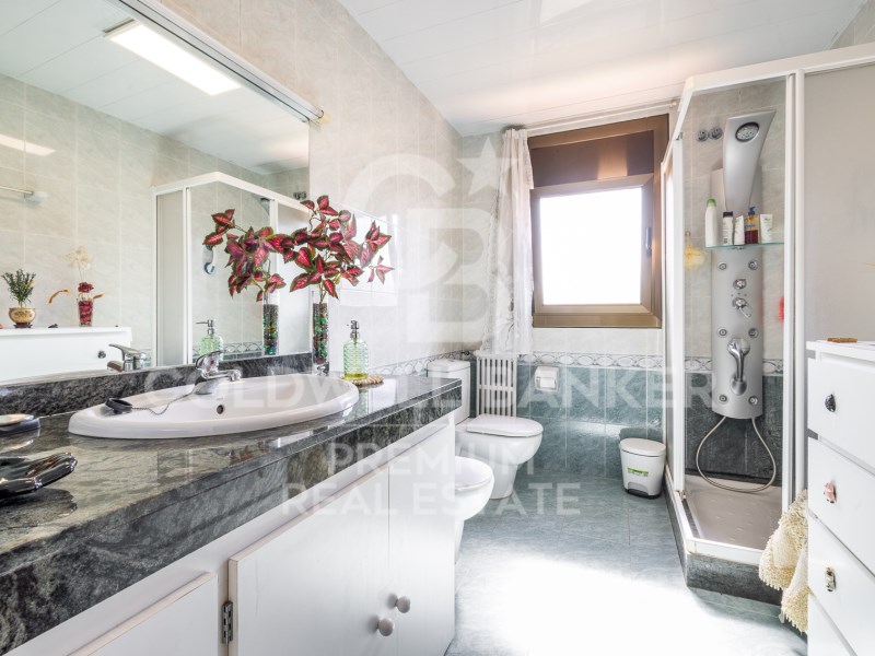 Sant Cugat del Vallès, Catalonia, ES, 5 Bedrooms Bedrooms, ,2 BathroomsBathrooms,Residential,For Sale,1759701