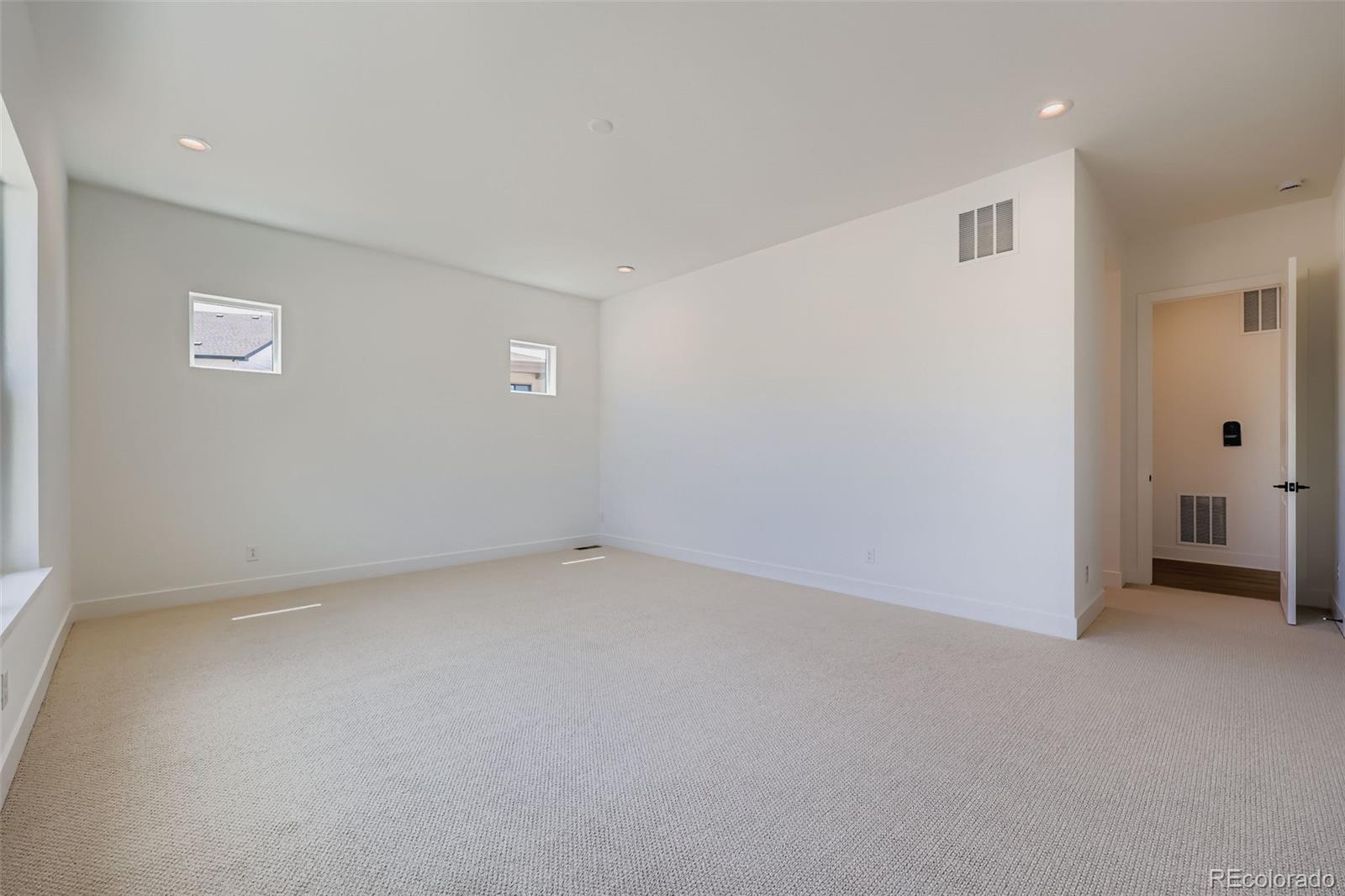 Castle Rock, Colorado, 80104, United States, 2 Bedrooms Bedrooms, ,3 BathroomsBathrooms,Residential,For Sale,1828537