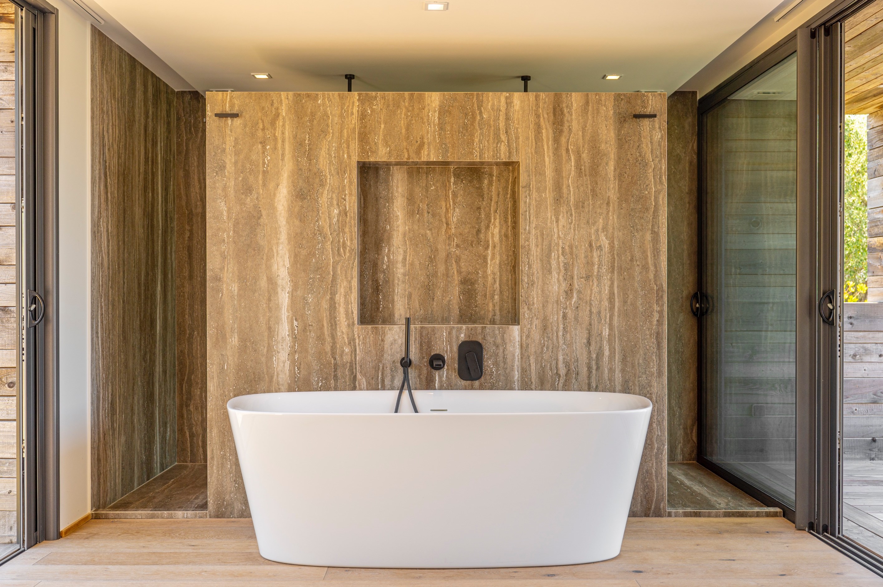  ARCHITECT-DESIGNED VILLA - PRIVATE WXATERFRONT ESTATE OF CALA D