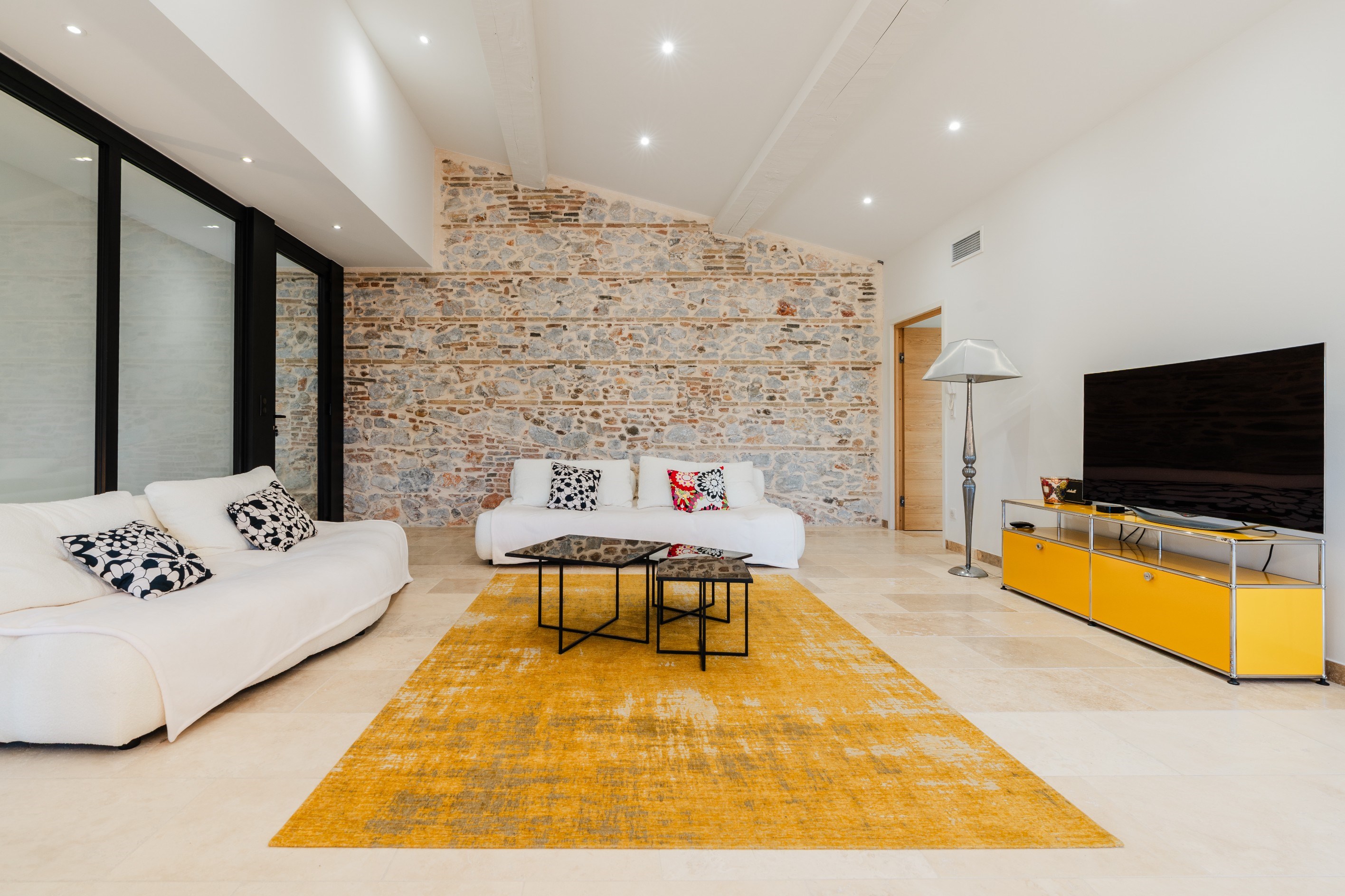  680m² of REFINEMENT & EXCEPTIONAL VOLUMES, just 6 minutes from the beach - 物件實景