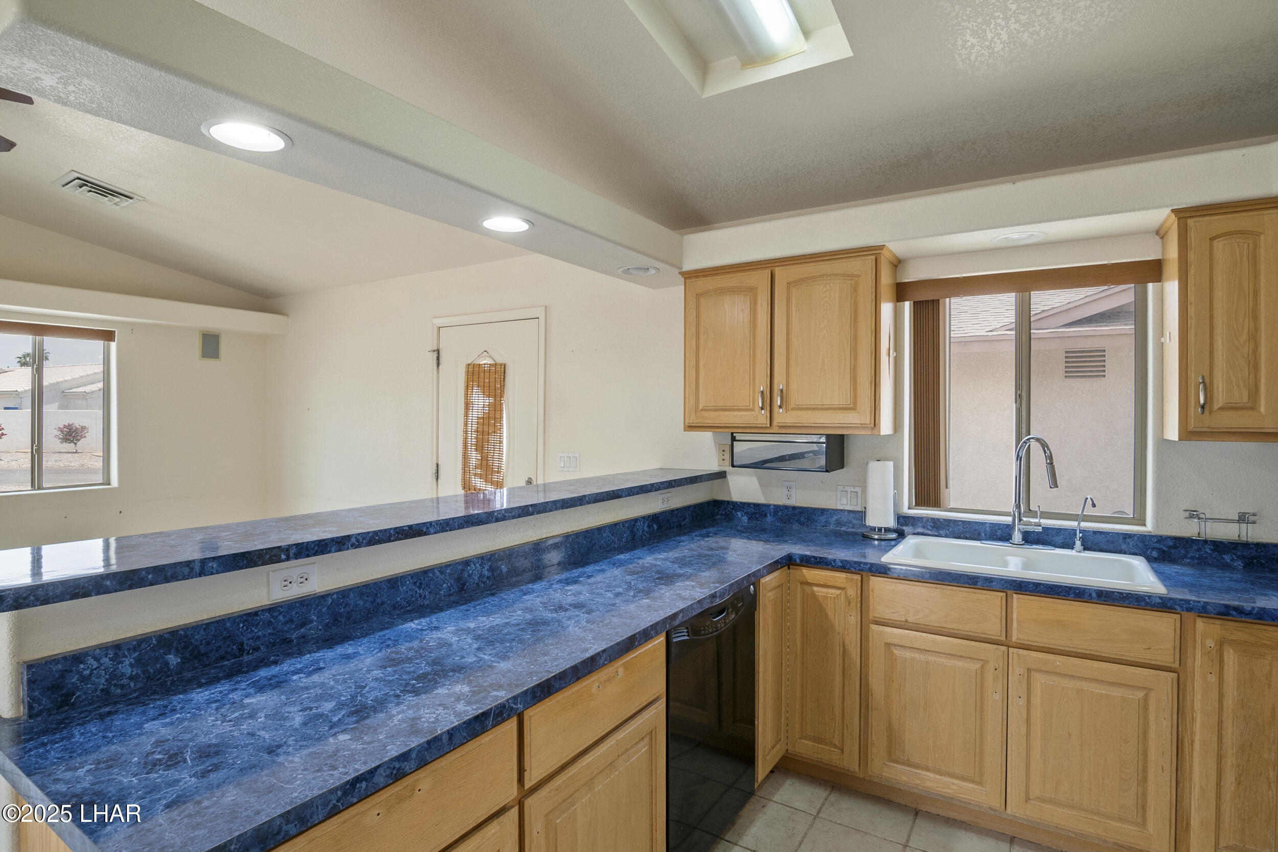 Lake Havasu City, Arizona, 86406, United States, 3 Bedrooms Bedrooms, ,1 BathroomBathrooms,Residential,For Sale,1838227